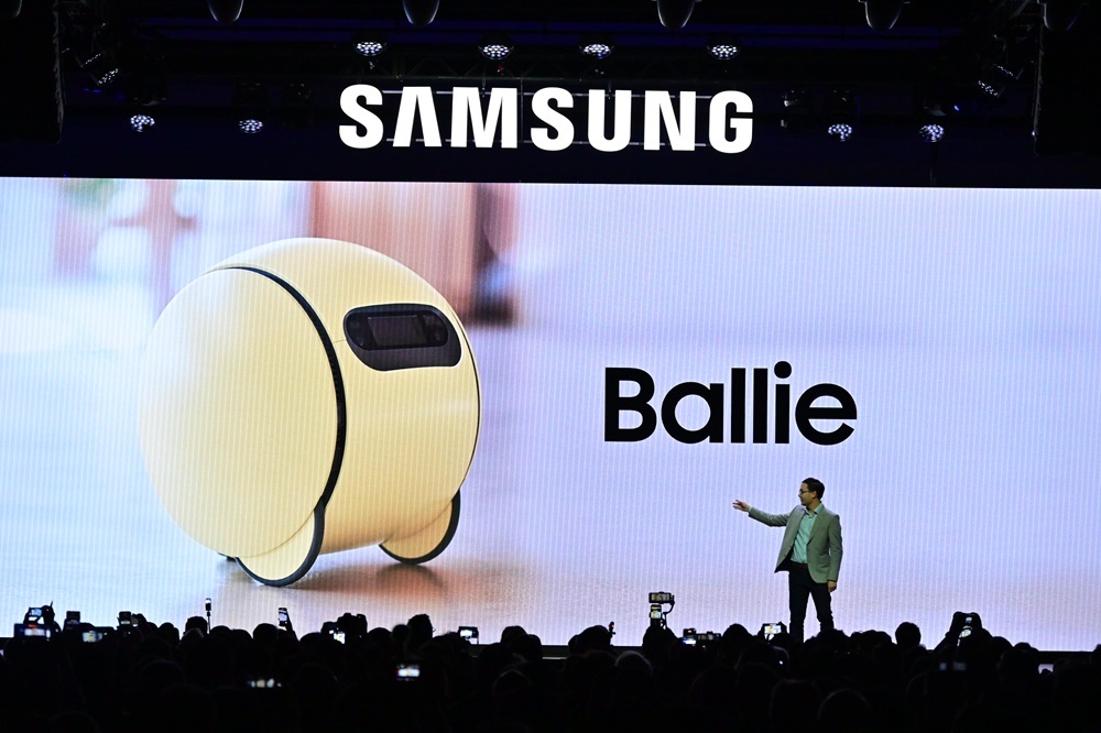 Samsung muestra en el CES a Ballie, un androide digno de La Guerra de las Galaxias