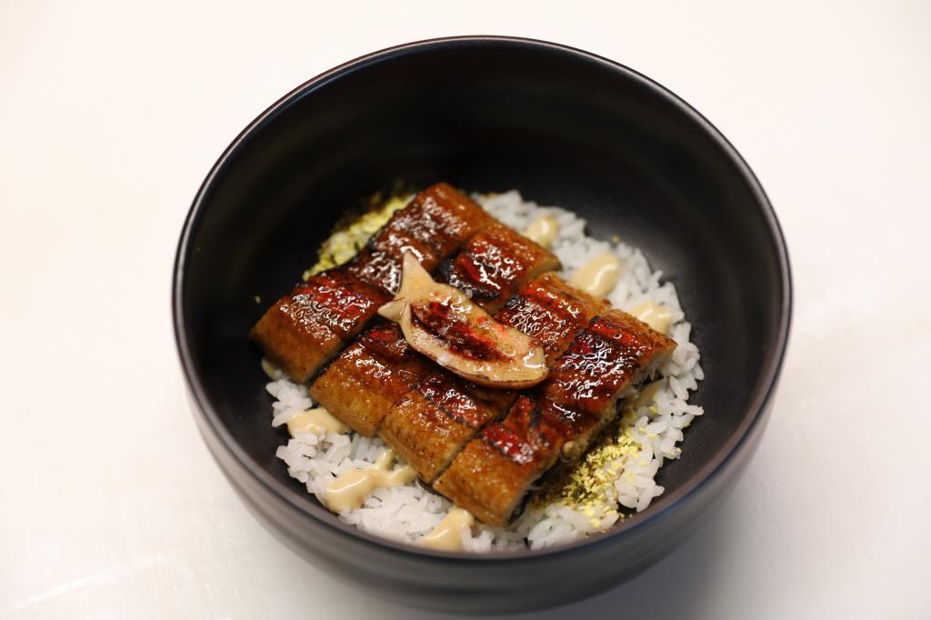 Plato estrella de Santoku: el domburi de anguila kabayaki caramelizada con foie gras