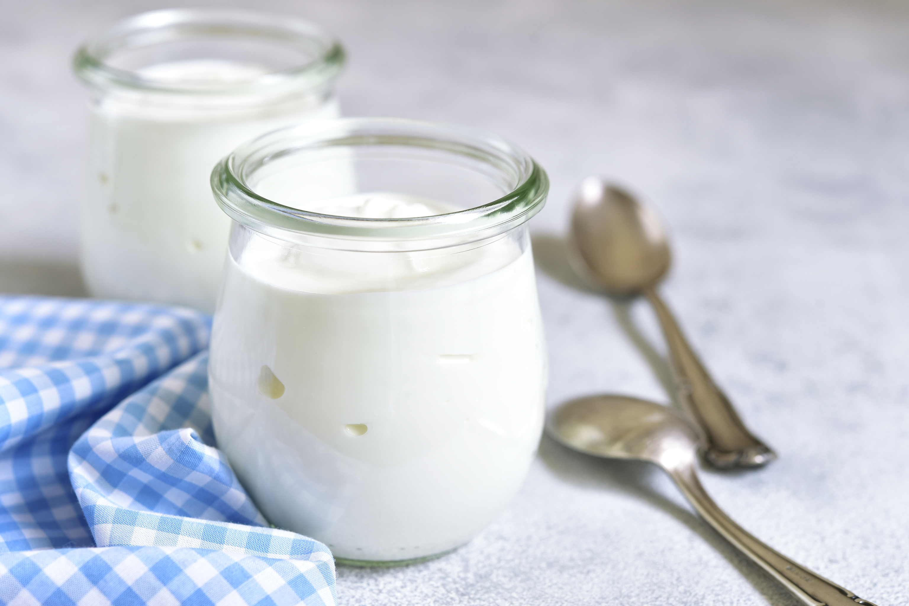 Dolor de barriga, hinchazón y calor: los alimentos que ayudan a reequilibrar tu microbiota, según el doctor Berrino