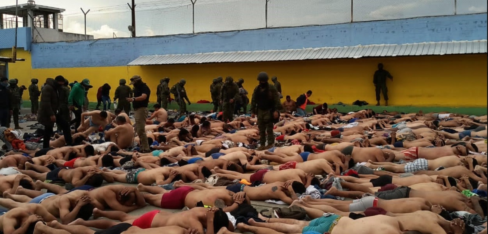 El Gobierno de Noboa se apunta una victoria frente al narco al liberar a los 170 rehenes de las crceles amotinadas