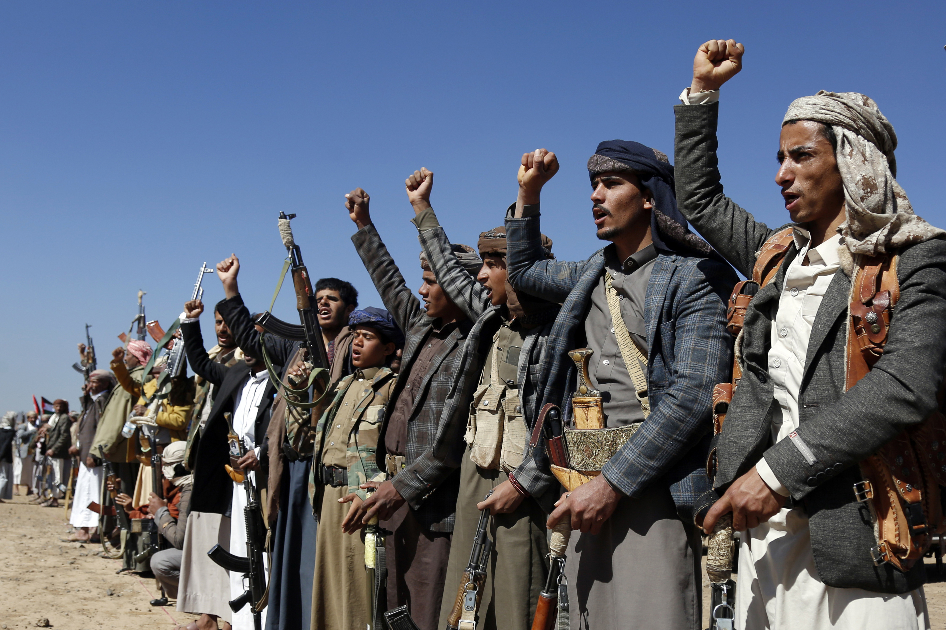 Los hutíes acusan a EEUU y Reino Unido  de lanzar nuevos ataques  contra sus posiciones militares en Yemen