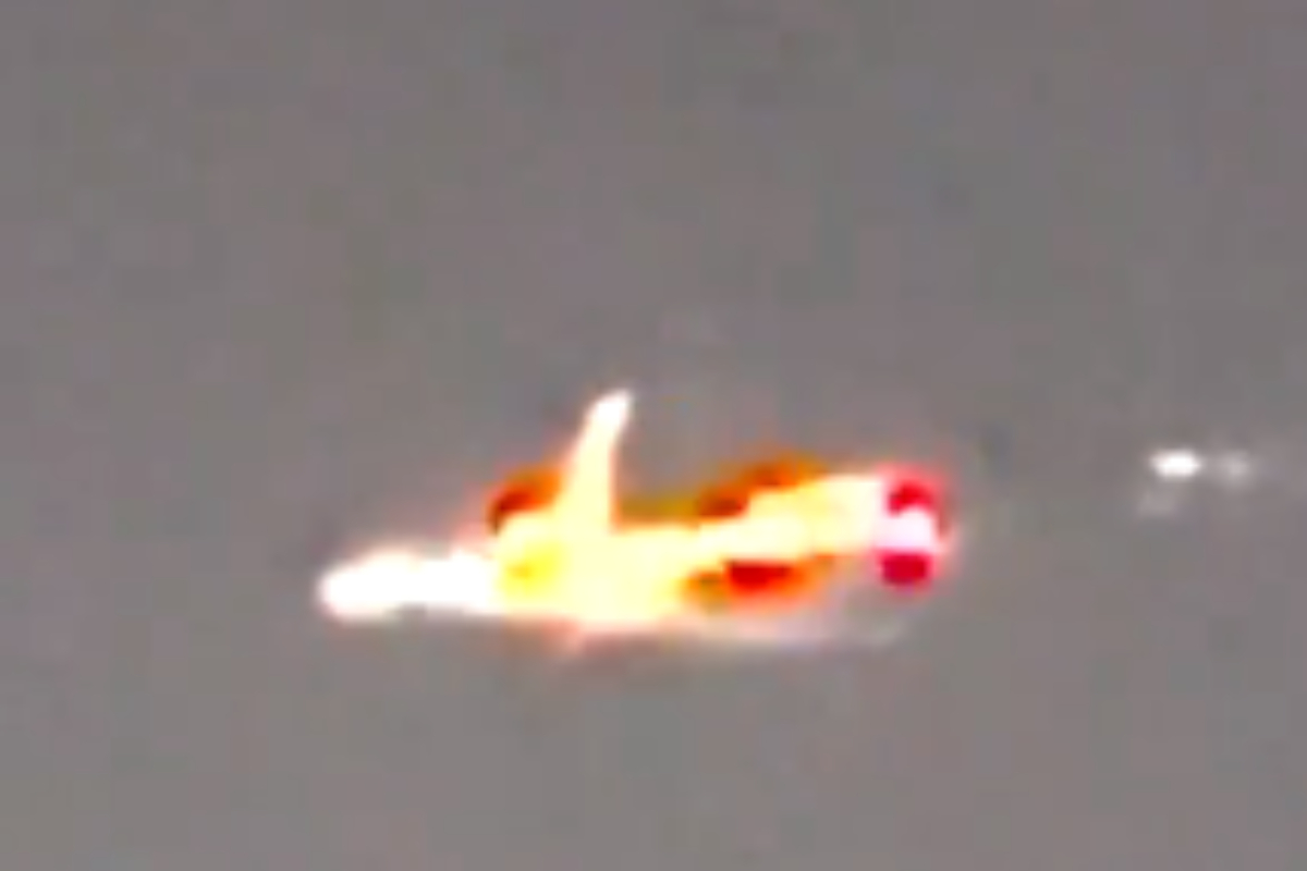 Un Boeing 747 de carga aterriza de emergencia y entre llamas en Miami poco después del despegue