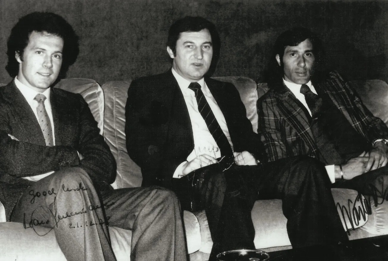 Horst Dassler, junto a Beckenbauer y Netzer.