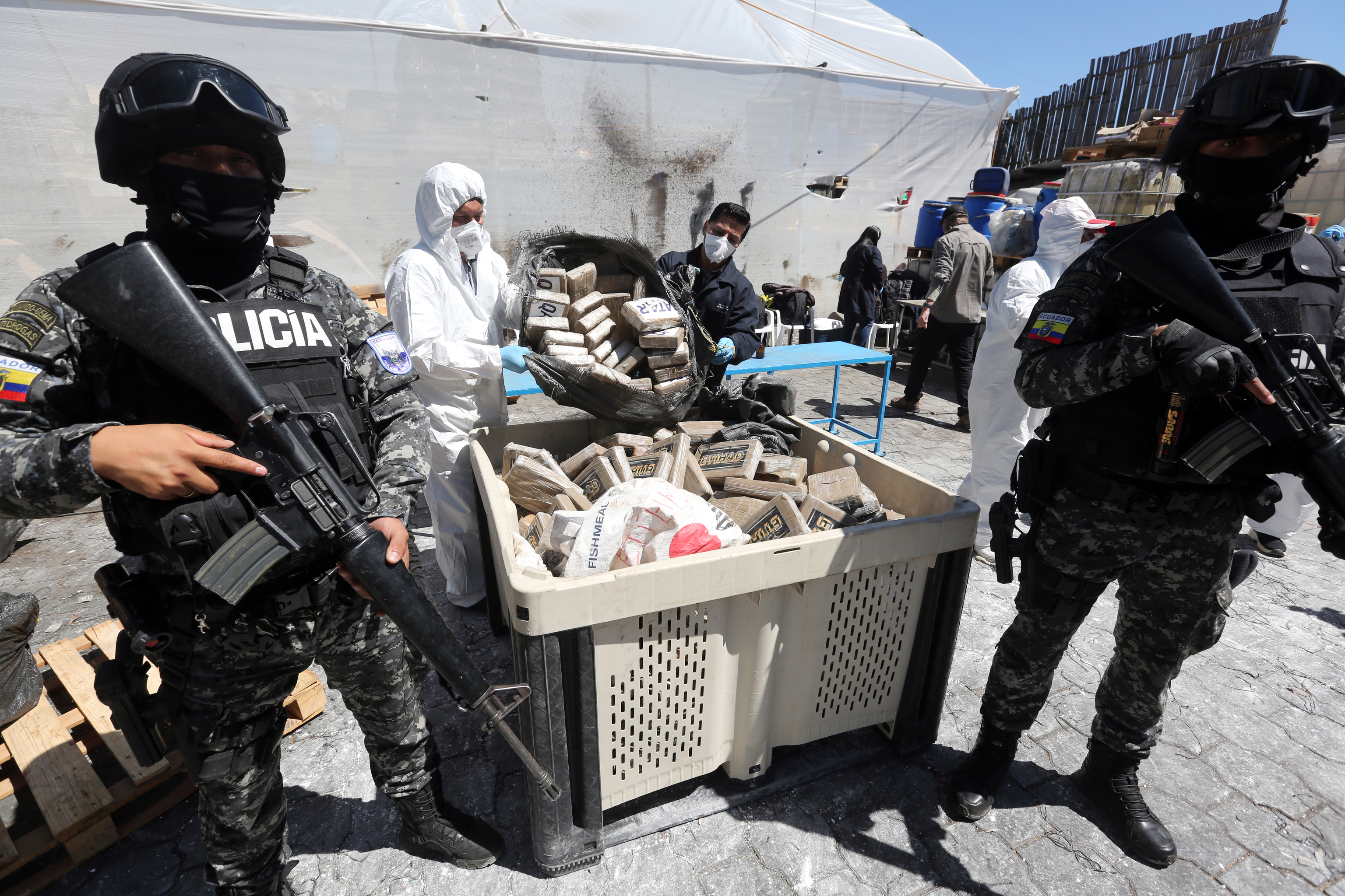 12 horas para la mayor destrucción de cocaína de la historia de Ecuador: 21 toneladas pulverizadas