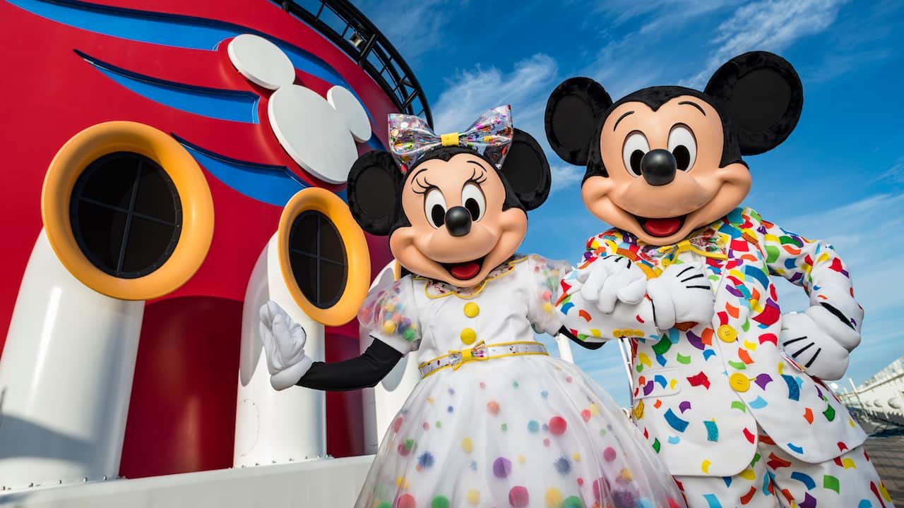 Mickey y Minnie Mouse y Disney Cruise Line.