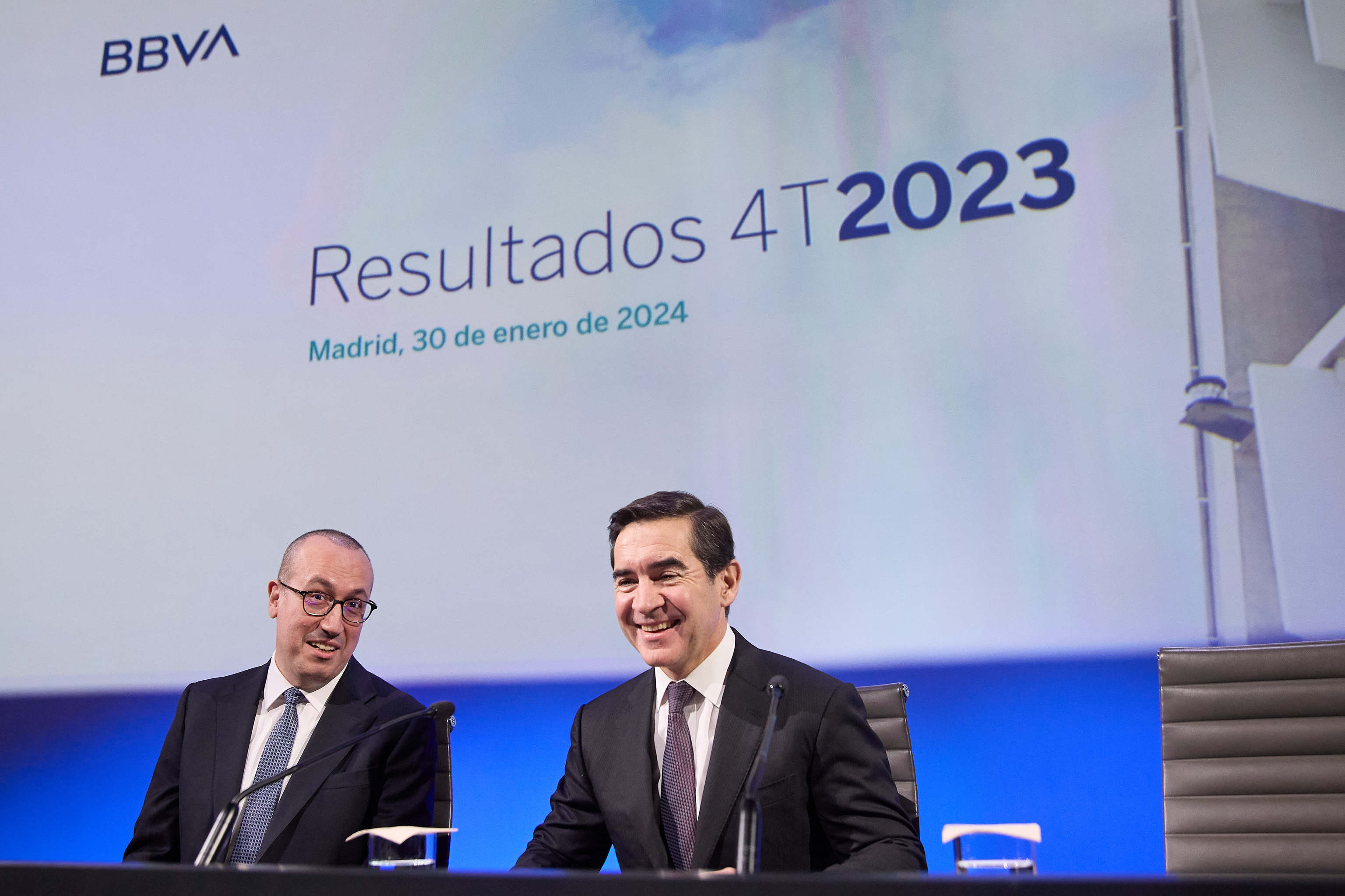 Onur Genç, CEO de BBVA, y Carlos Torres, presidente, este martes en Madrid.