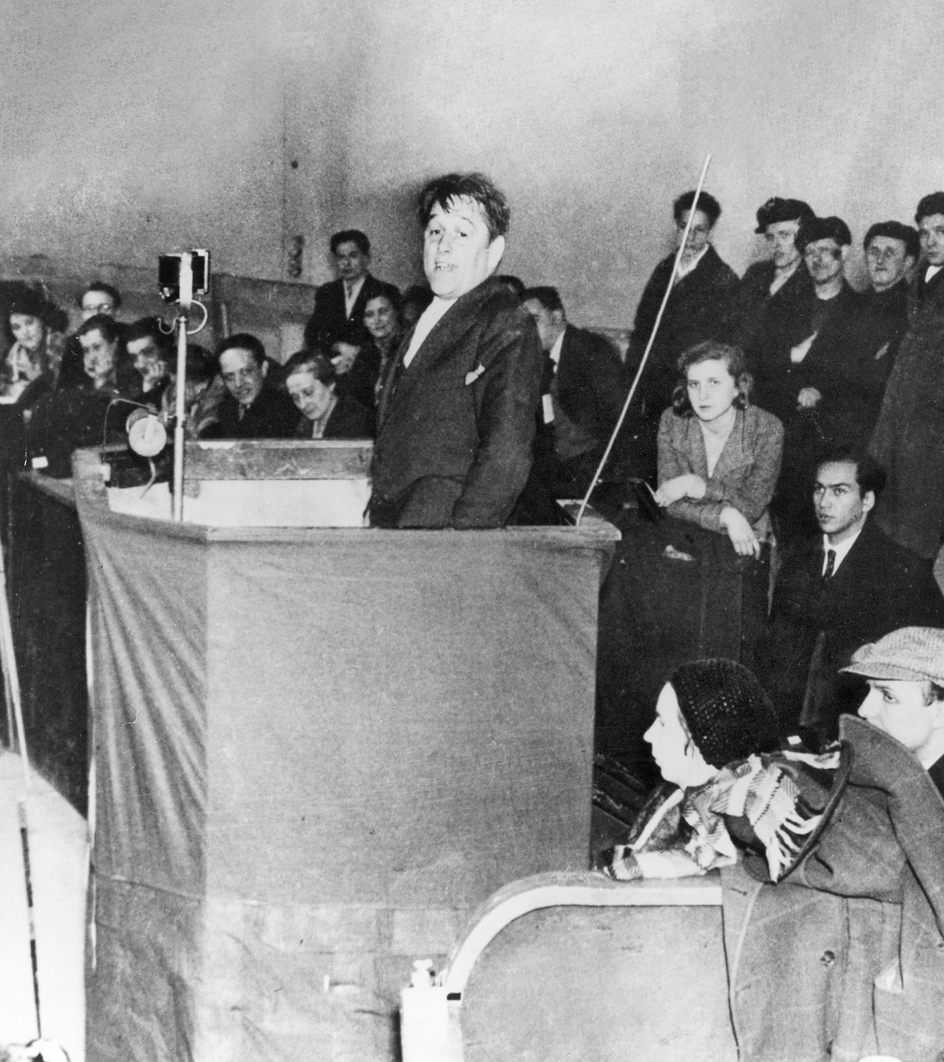 Münzenberg en un mitin de Ayuda Internacional a los Trabajadores en el Sportpalast de Berlín, el 3 de marzo de 1932.