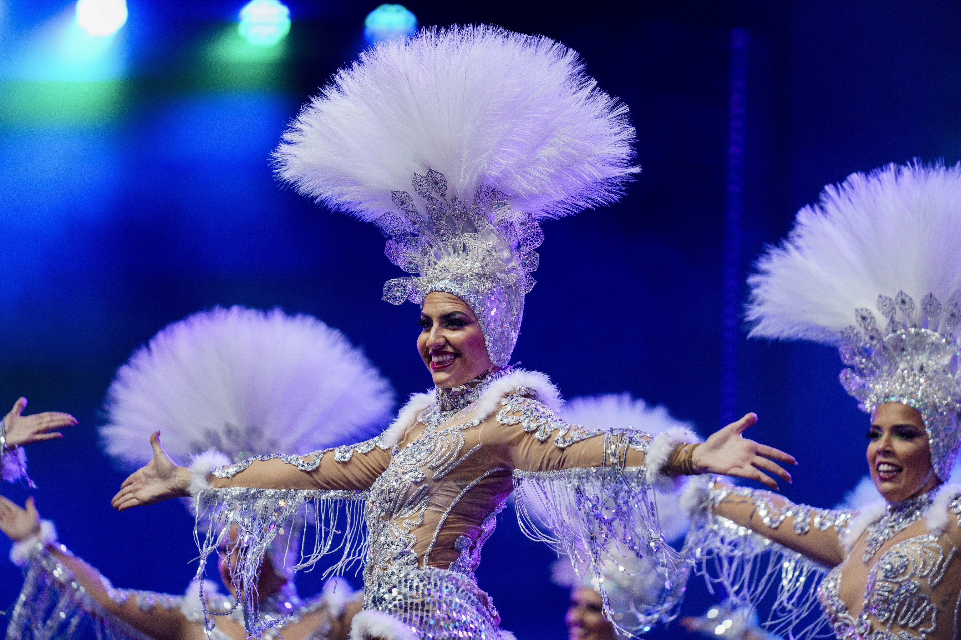 La comparsas Los Cariocas durante su actuacin en el concurso de comparsas del Carnaval de Santa Cruz de Tenerife.