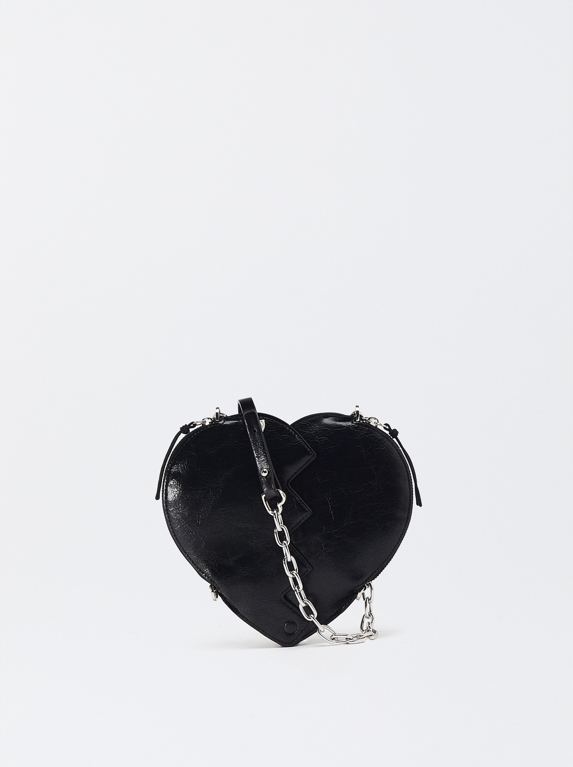 Las novedades en bolsos de Parfois: de mano con forma de corazón