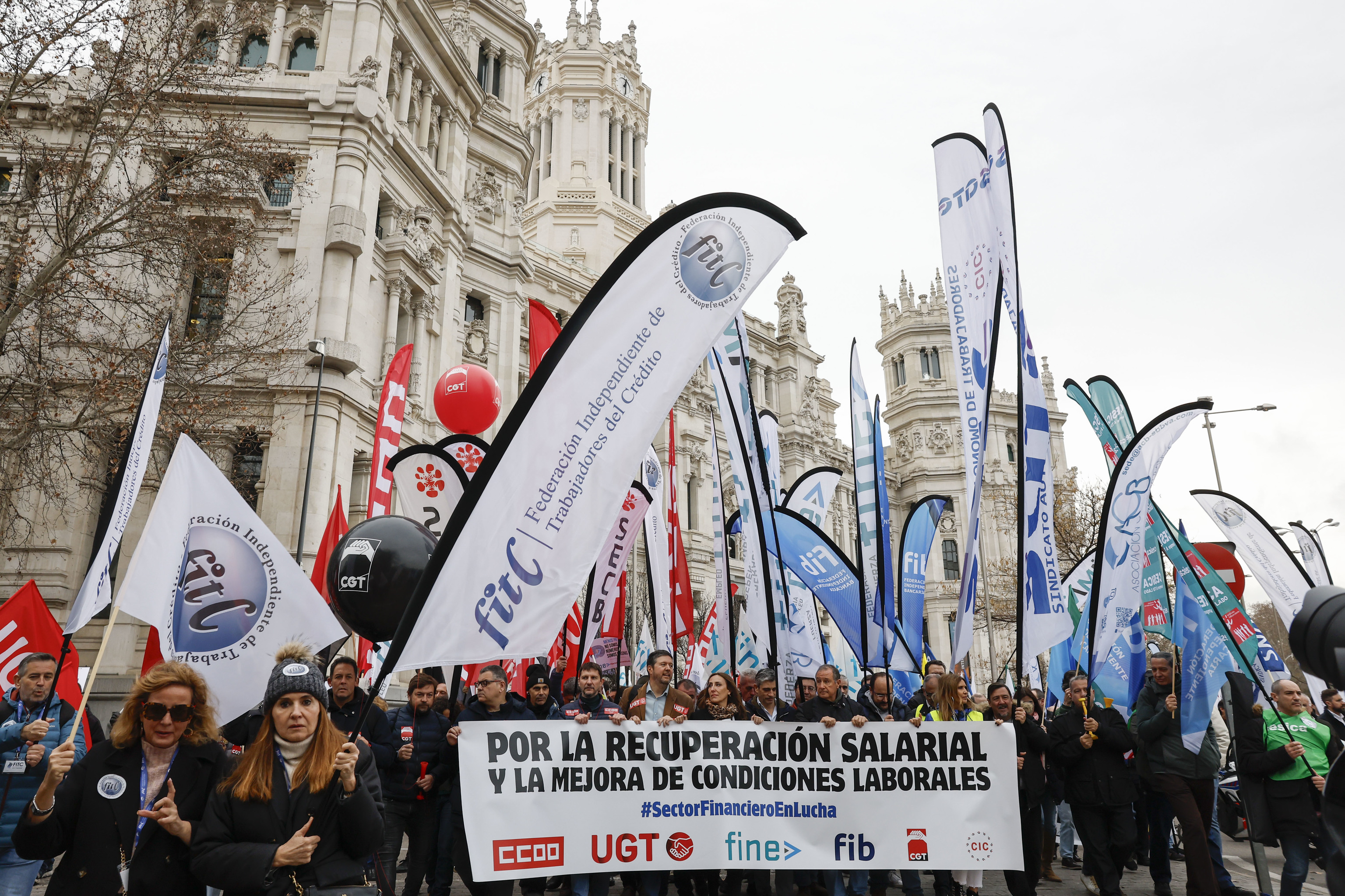 Protestas de los sindicatos bancarios este jueves en Madrid.