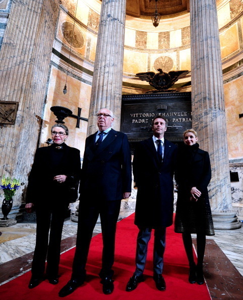 Vctor Manuel y su familia en el Panten de Roma, en 2011.