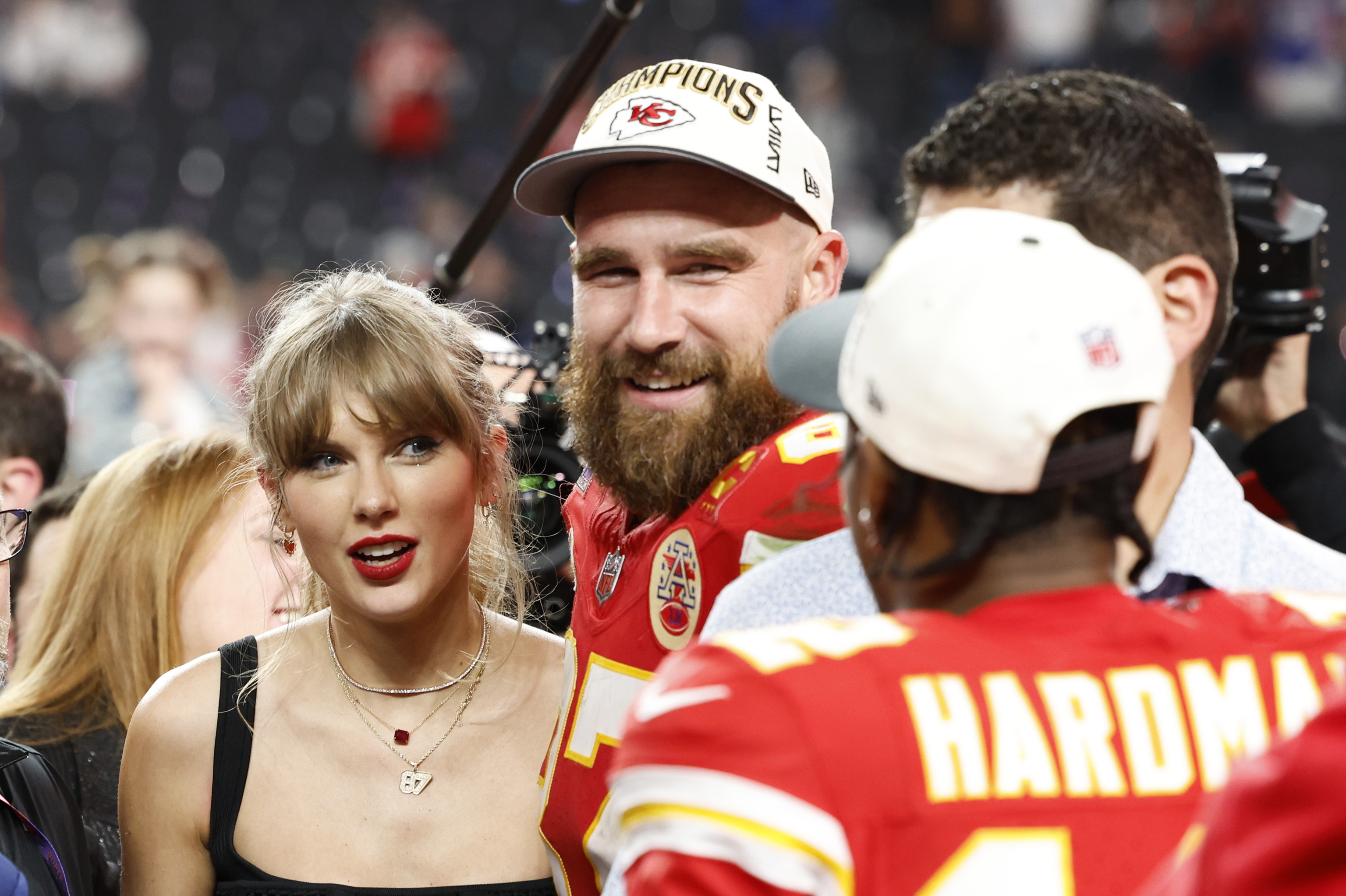 Taylor Swift y Travis Kelce, tras la victoria de Kansas City.