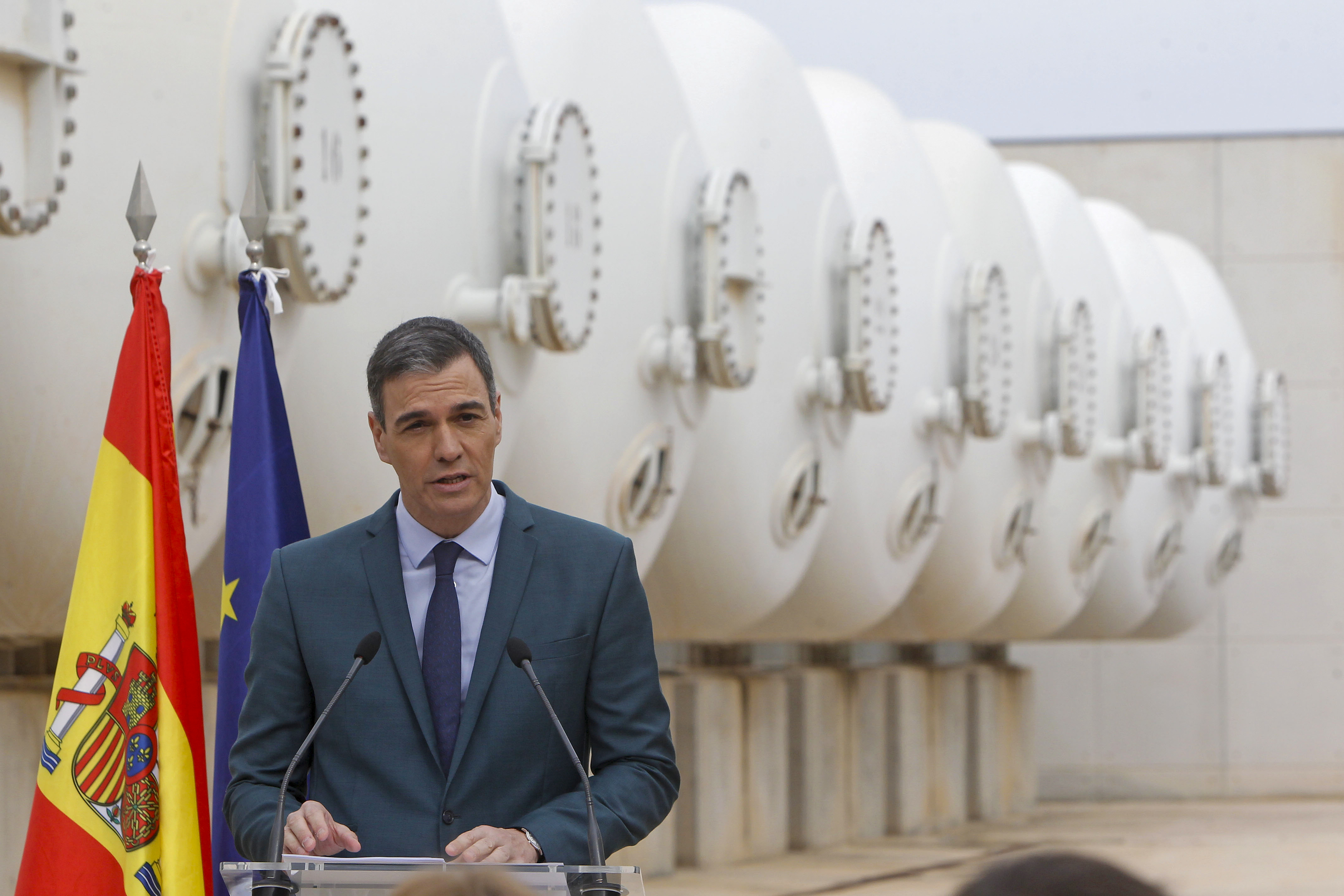 Pedro Snchez, durante su visita a la mayor planta desalinizadora de Europa en Torrevieja.