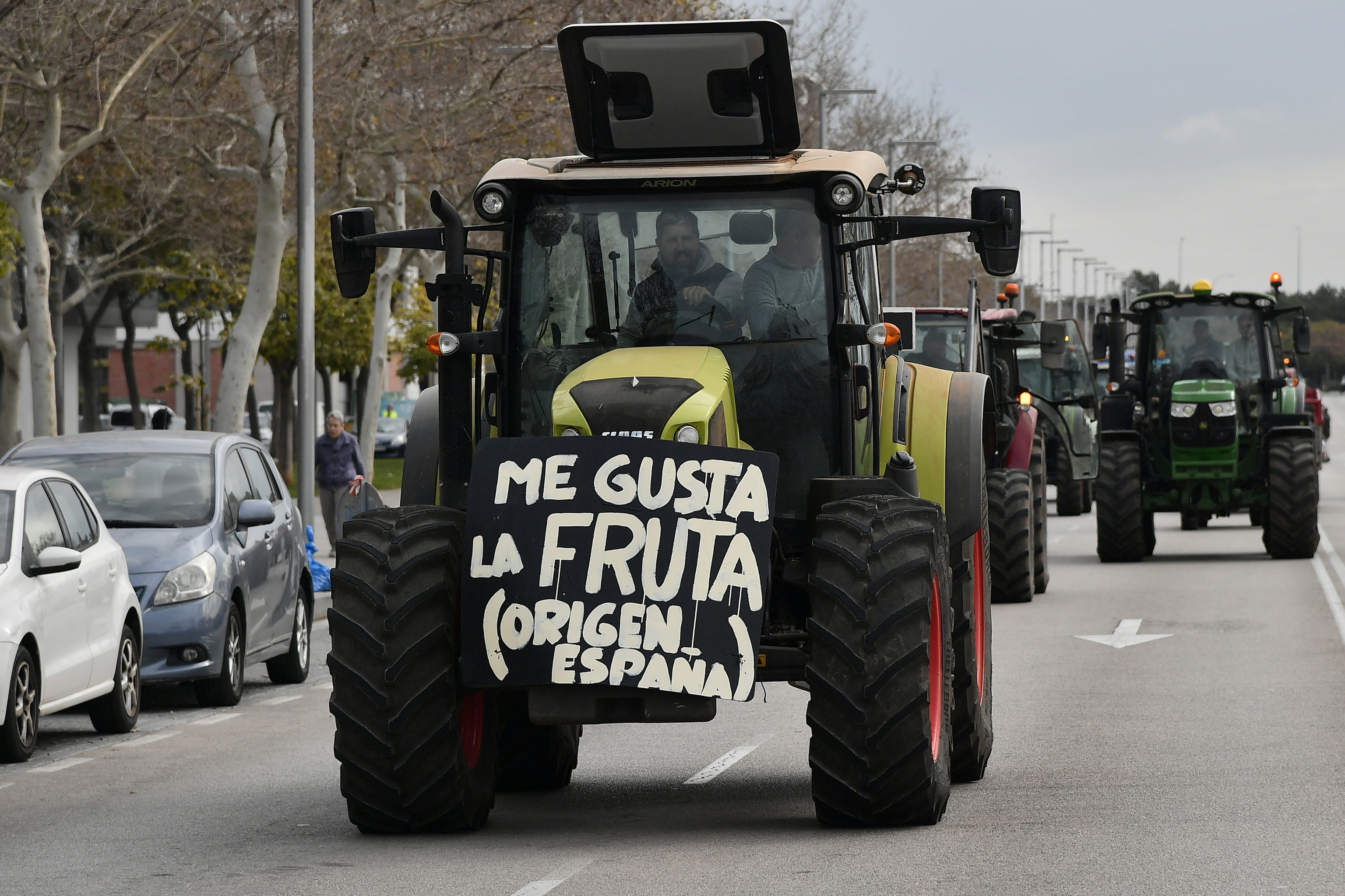 Los tractores llegan a Madrid: La crisis de los agricultores amenaza con disparar aún más los precios de los alimentos en el supermercado