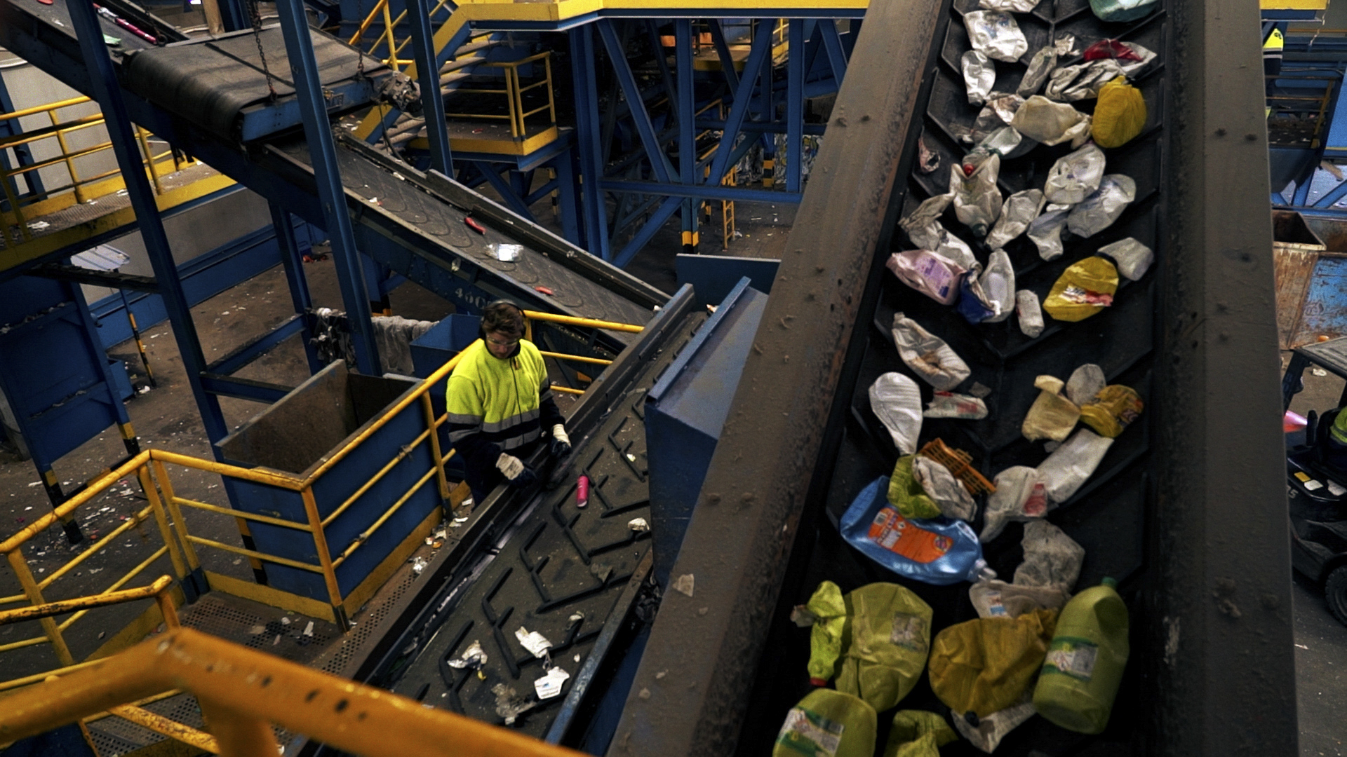 España suspende en reciclaje: solo cuatro de cada 10 residuos tienen una segunda vida