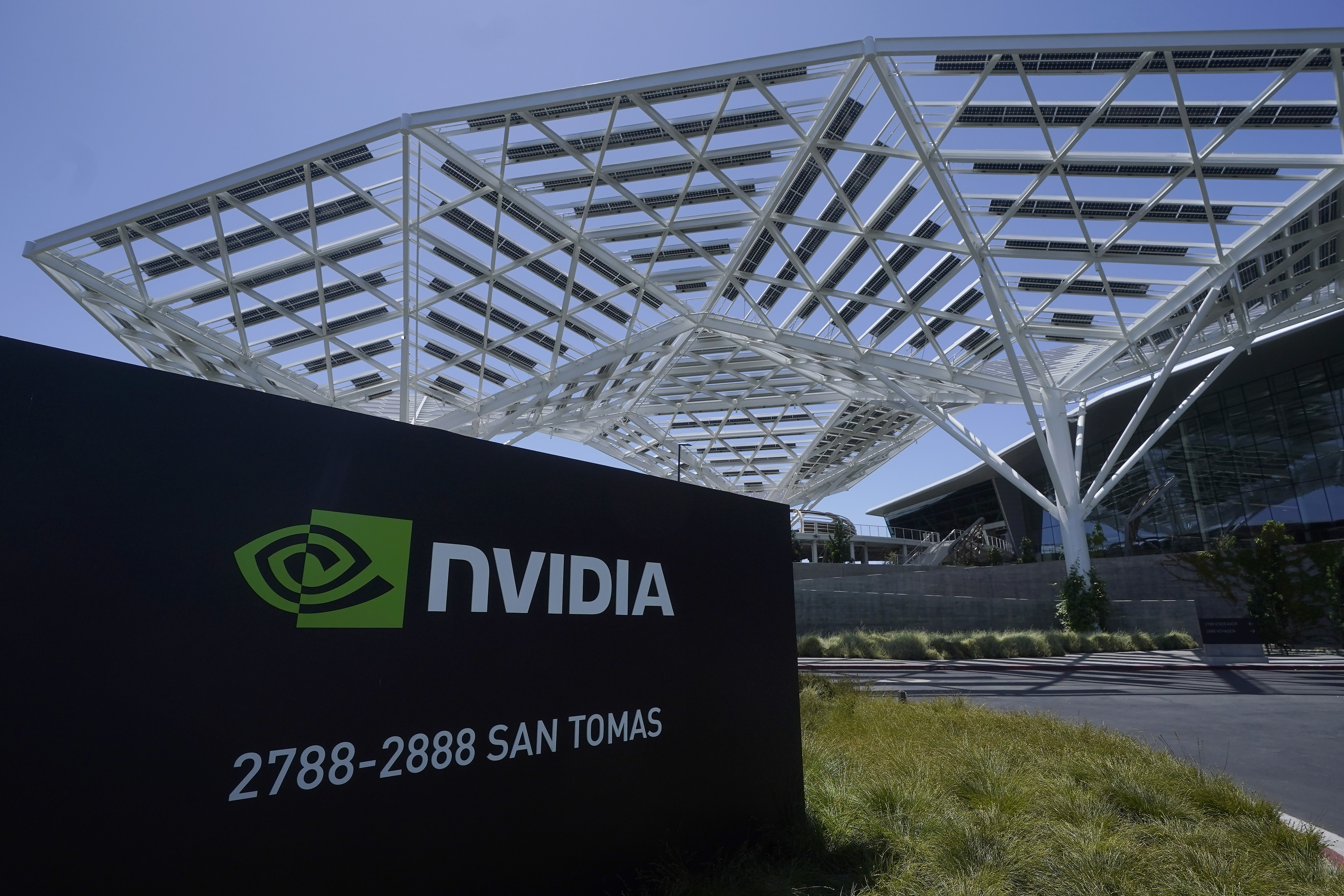 Nvidia triplica su facturación de la mano del «boom» de la inteligencia artificial