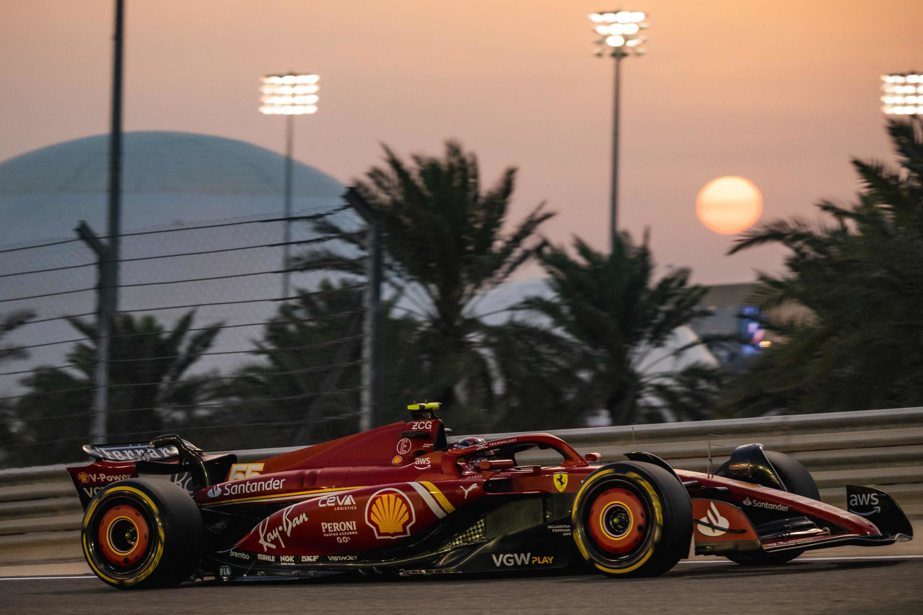 Sainz, durante la segunda jornada de test en Bahrein.