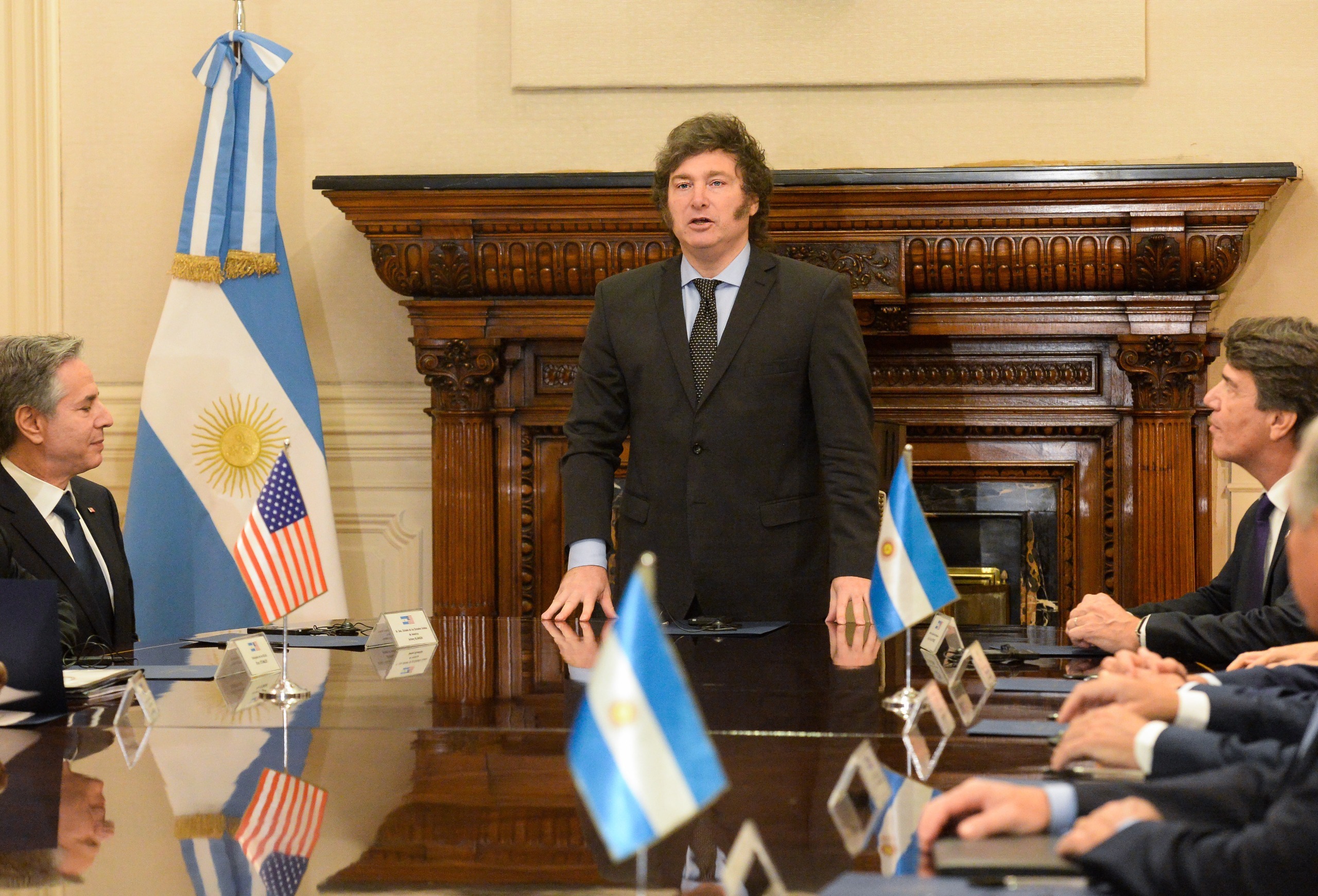 Crisis entre Milei y los gobernadores: «No saldrá un solo barril de petróleo para Argentina»