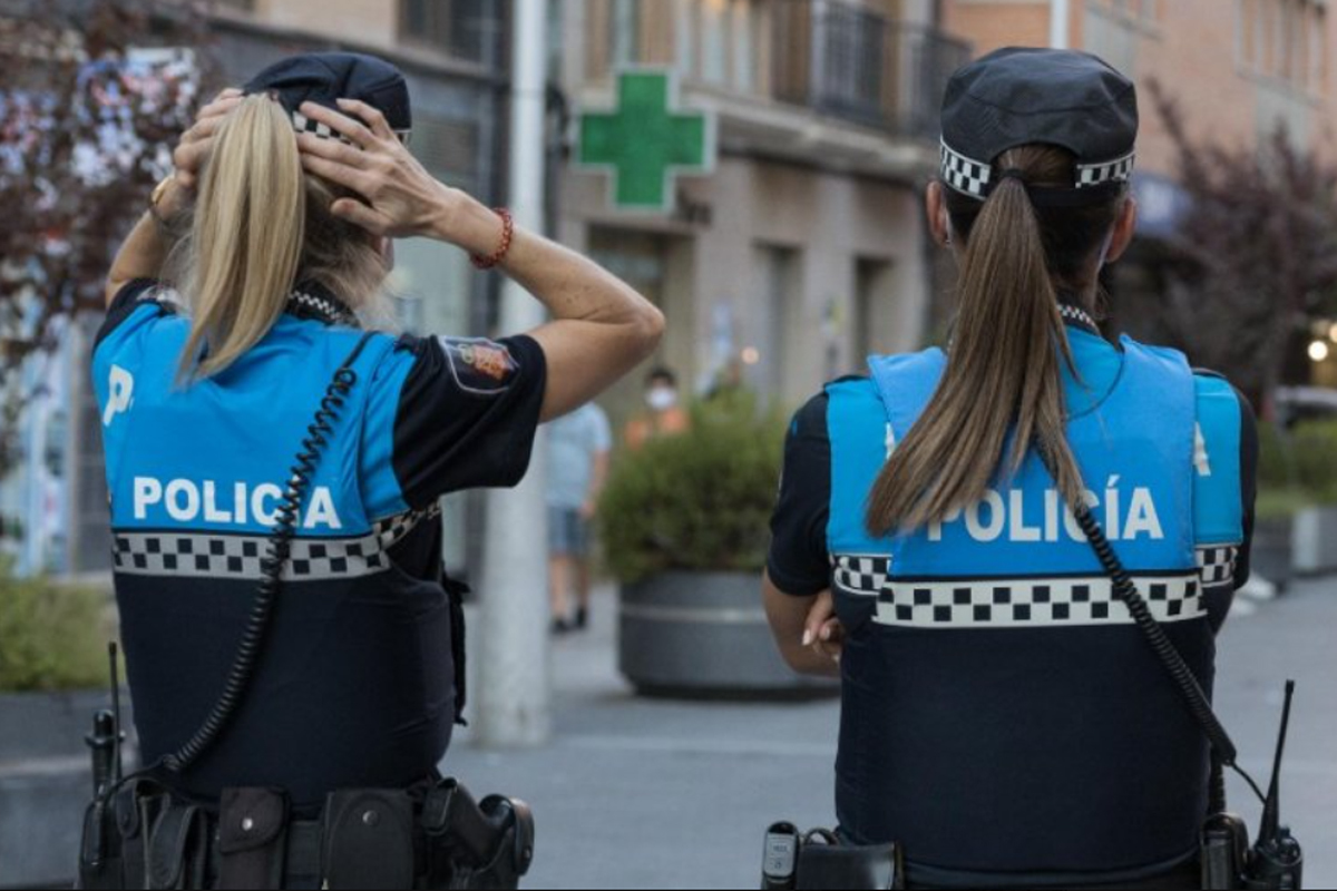 Dos policas en Tudela.
