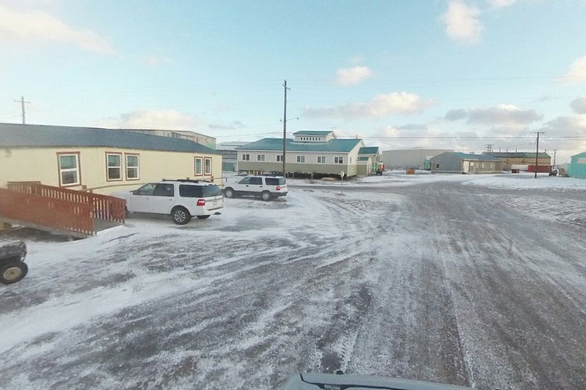 Detienen a un adolescente tras un tiroteo con dos muertos y dos heridos en un remoto poblado ballenero de Alaska