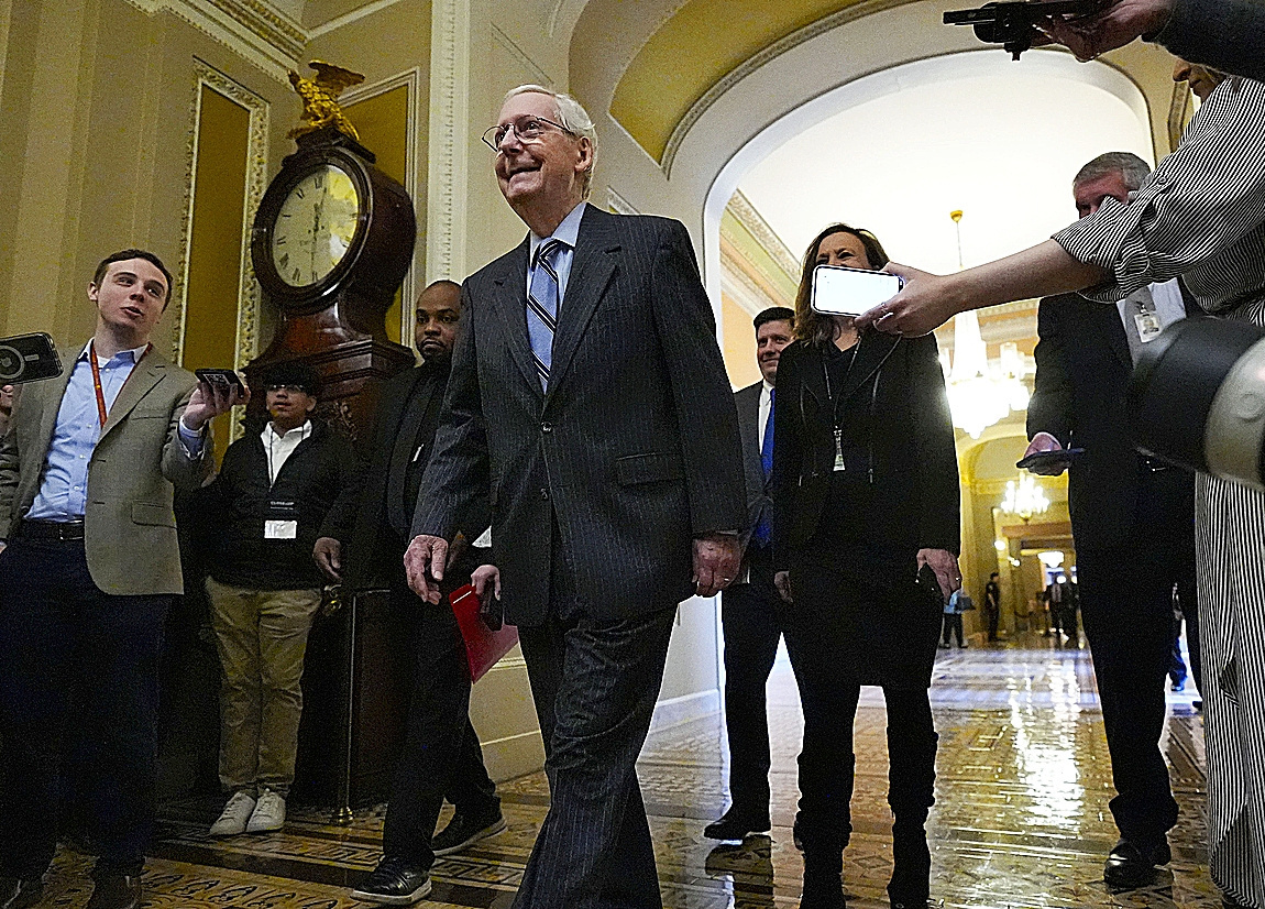 El líder republicano del Senado, defensor de la ayuda a Ucrania, dejará el cargo en noviembre