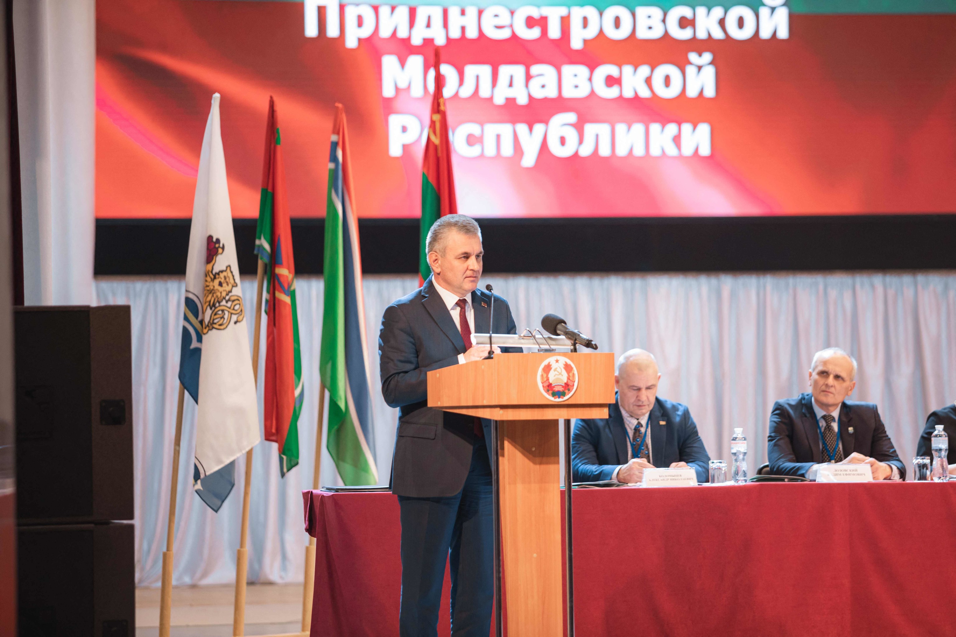 Vadim Krasnoselsky, lder prorruso de Transnistria, ante sus diputados.