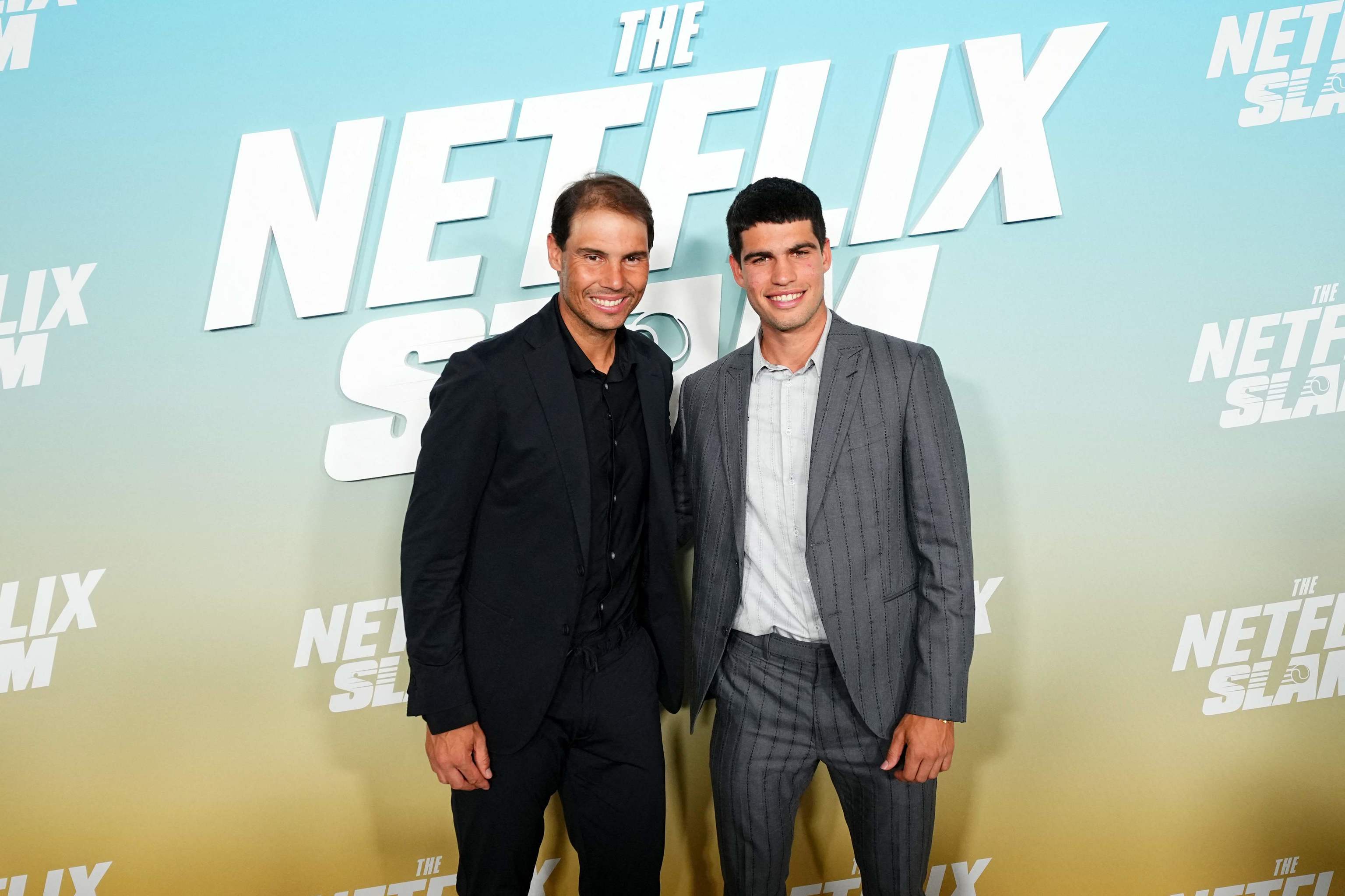 Rafael Nadal y Carlos Alcaraz asisten al evento de disponibilidad de medios Netflix Slam en el Mandalay Bay Resort and Casino el 2 de marzo de 2024 en Las Vegas, Nevada.