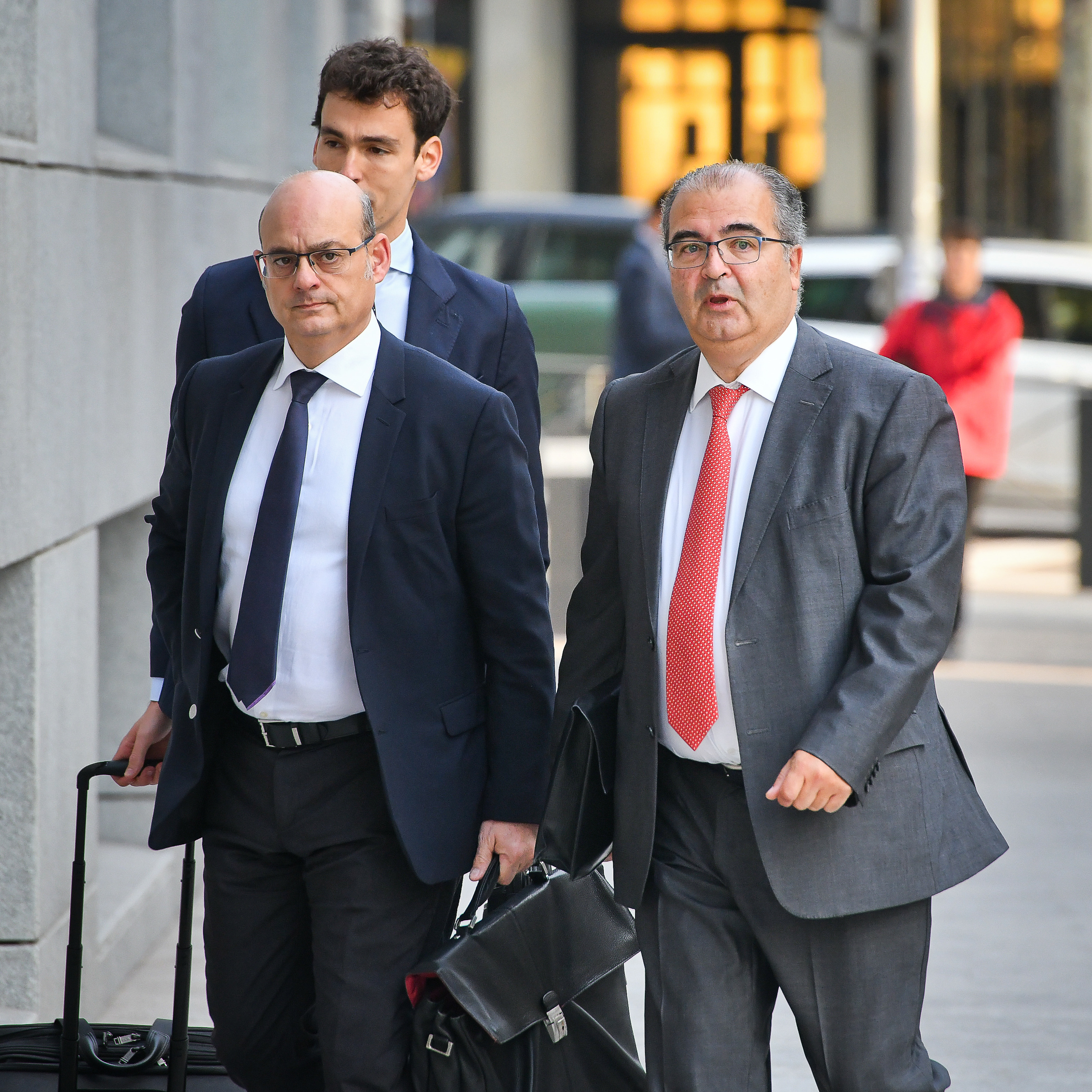 La Audiencia Nacional propone juzgar al ex director de Banco Popular Ángel Ron y a PwC por estafa en la ampliación de capital de 2016