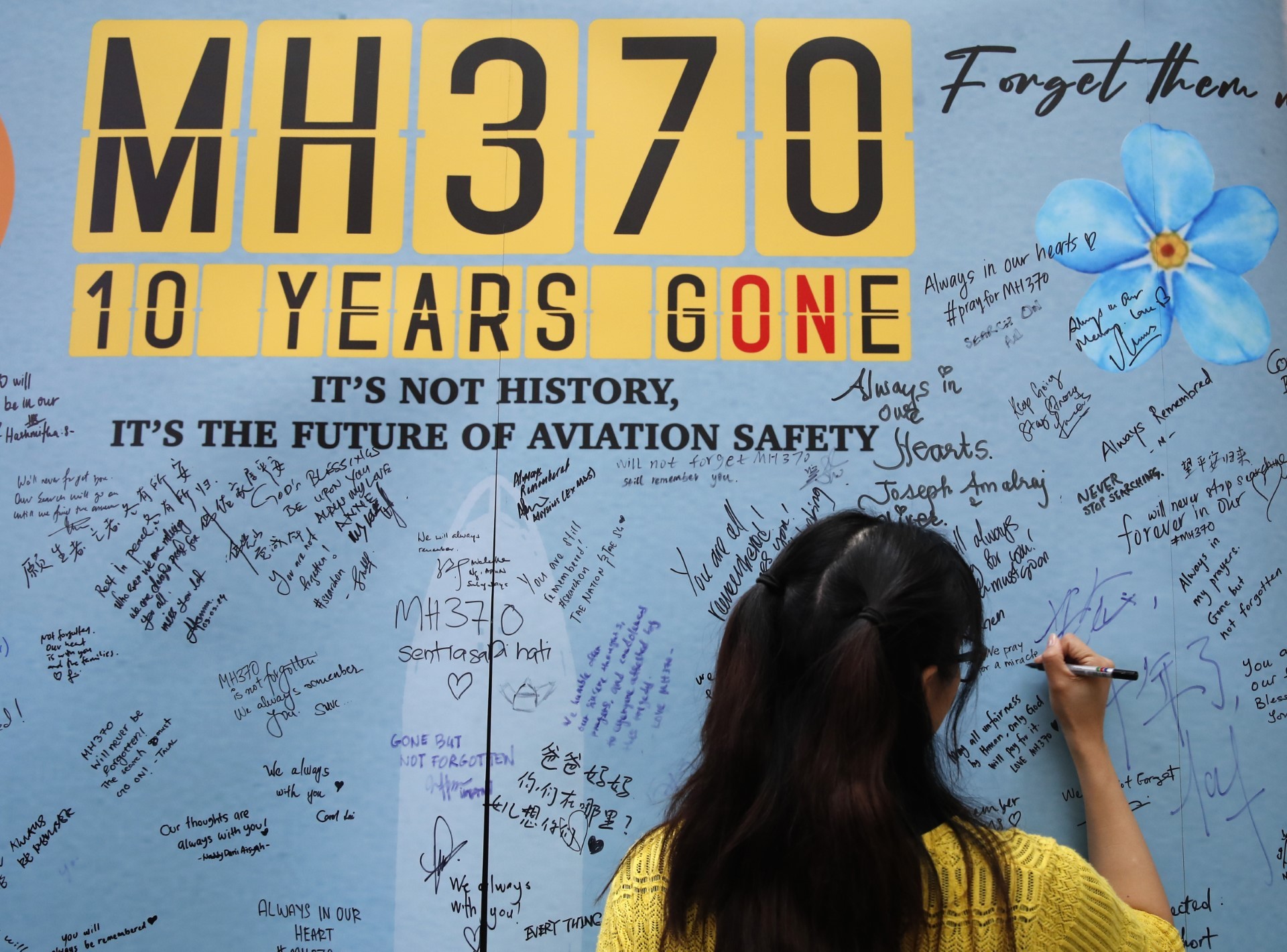 Mural en recuerdo de las vctimas del MH370.