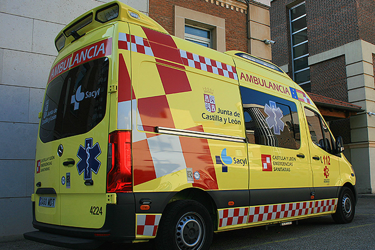 Una ambulancia de la Junta de Castilla y Len.