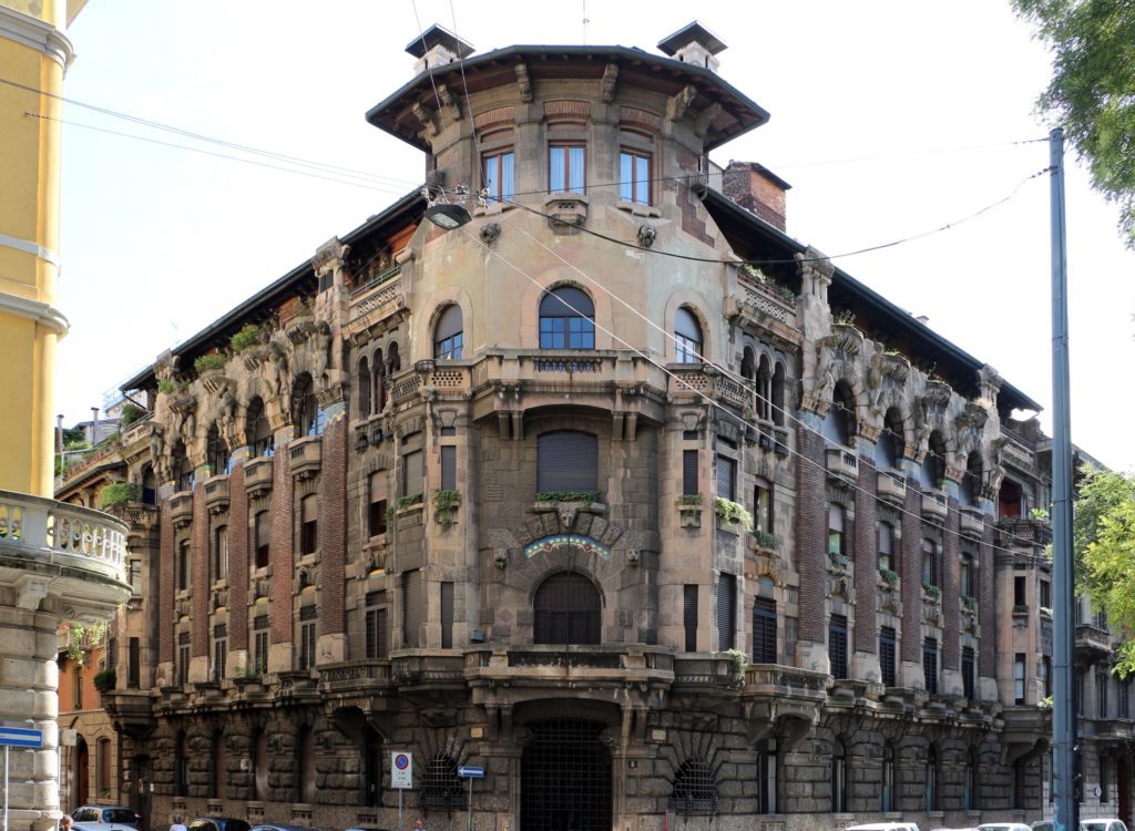 Fachada del palacio Berri-Meregalli.
