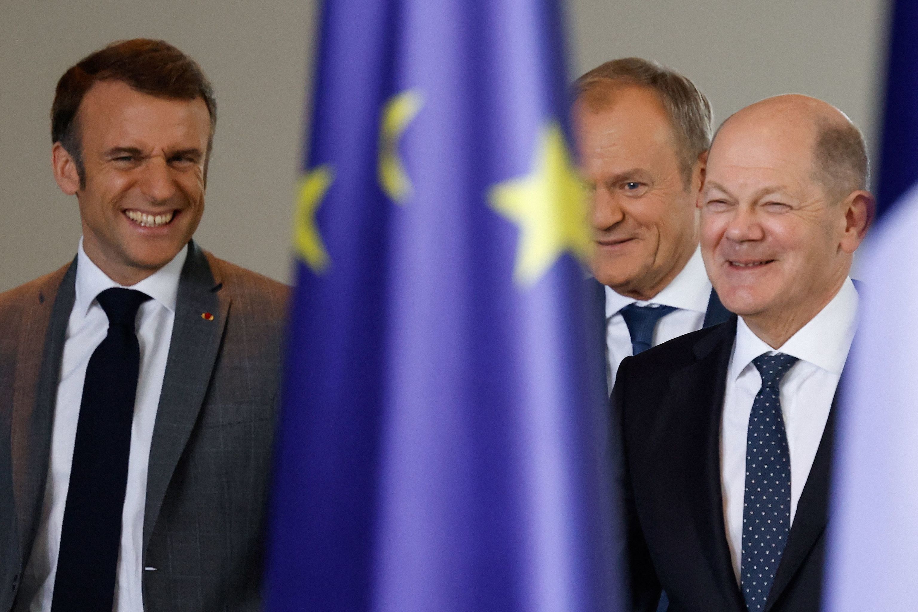 De izquierda a derecha, Emmanuel Macron, Donald Tusk y Olaf Scholz
