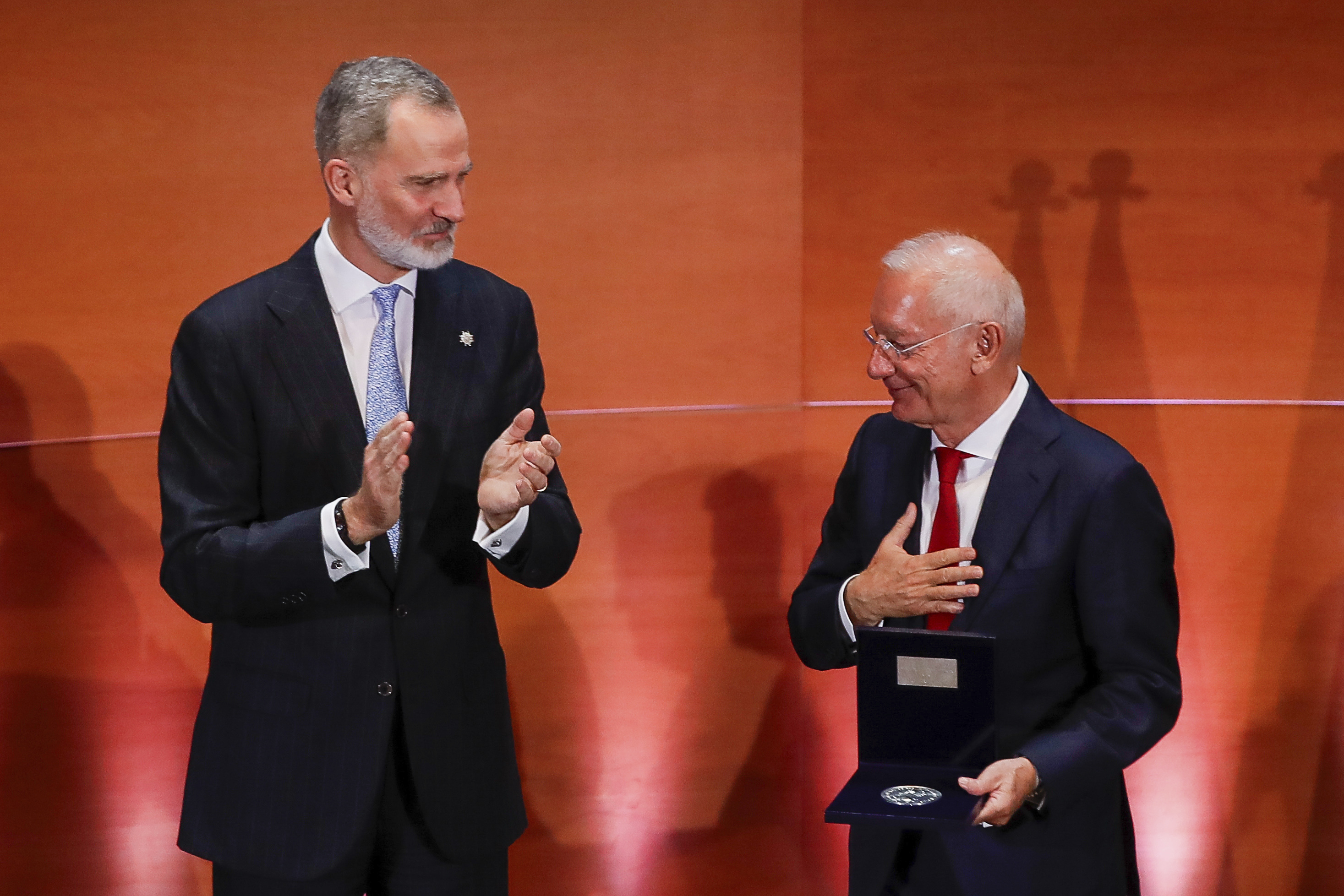 El Rey Felipe VI entrega a Isak Andic (Mango) el VIII Premio Reino de España a la Trayectoria Empresarial: «Gracias por hacer un país mejor»
