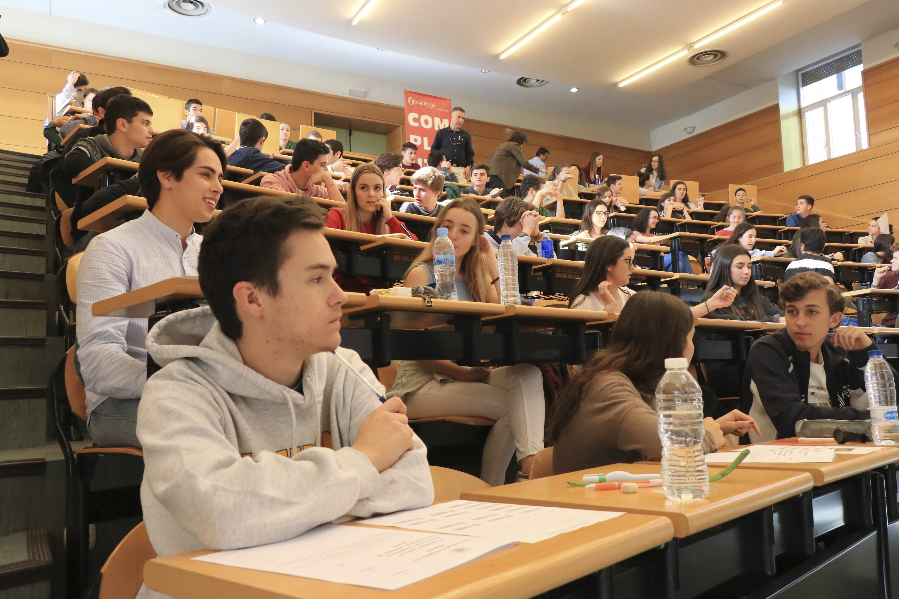 Alumnos procedentes de Bachillerato, en un aula universitaria durante las pruebas de examen de EvAU.