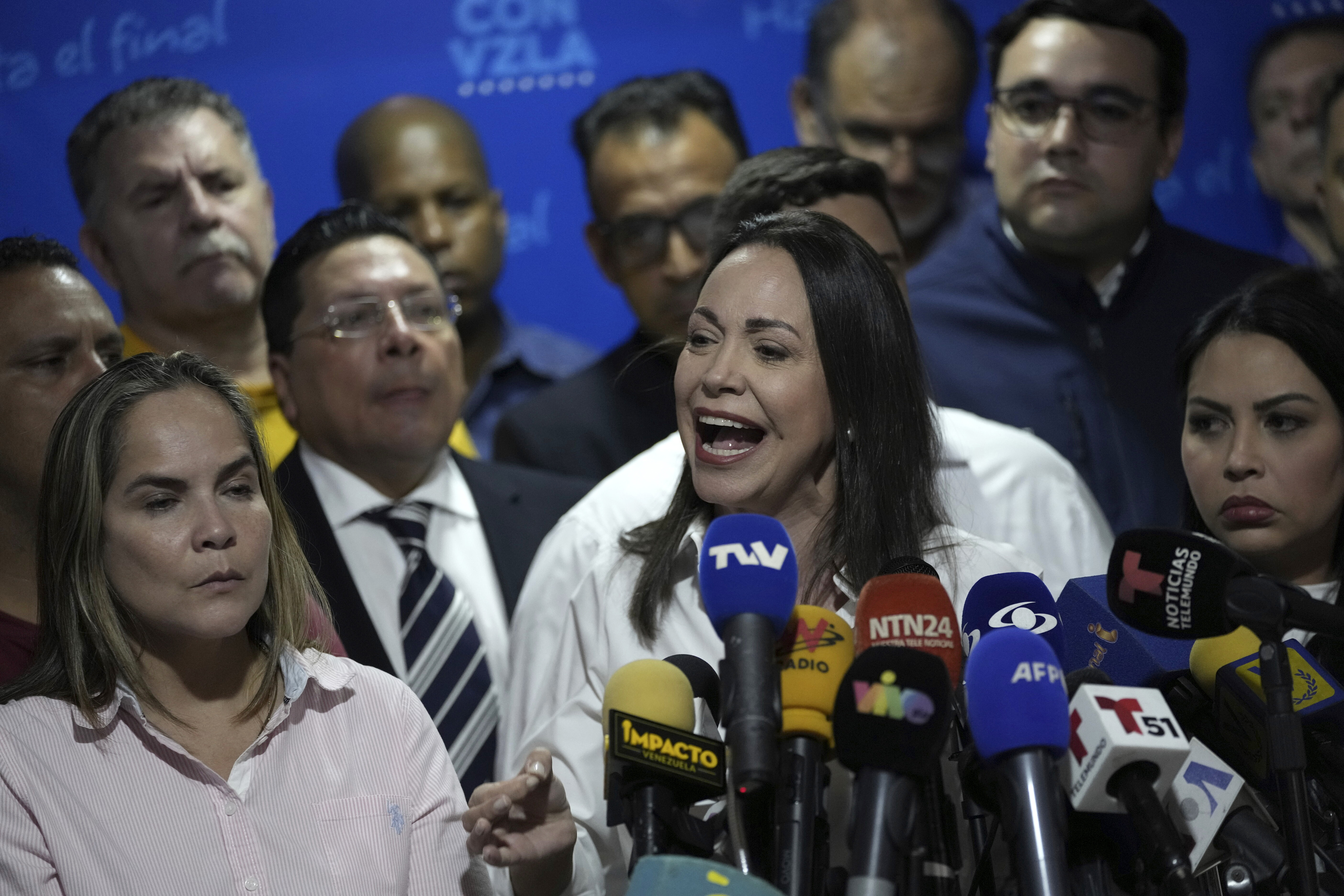 La lder opositora Mara Corina Machado habla durante una conferencia de prensa en Caracas.