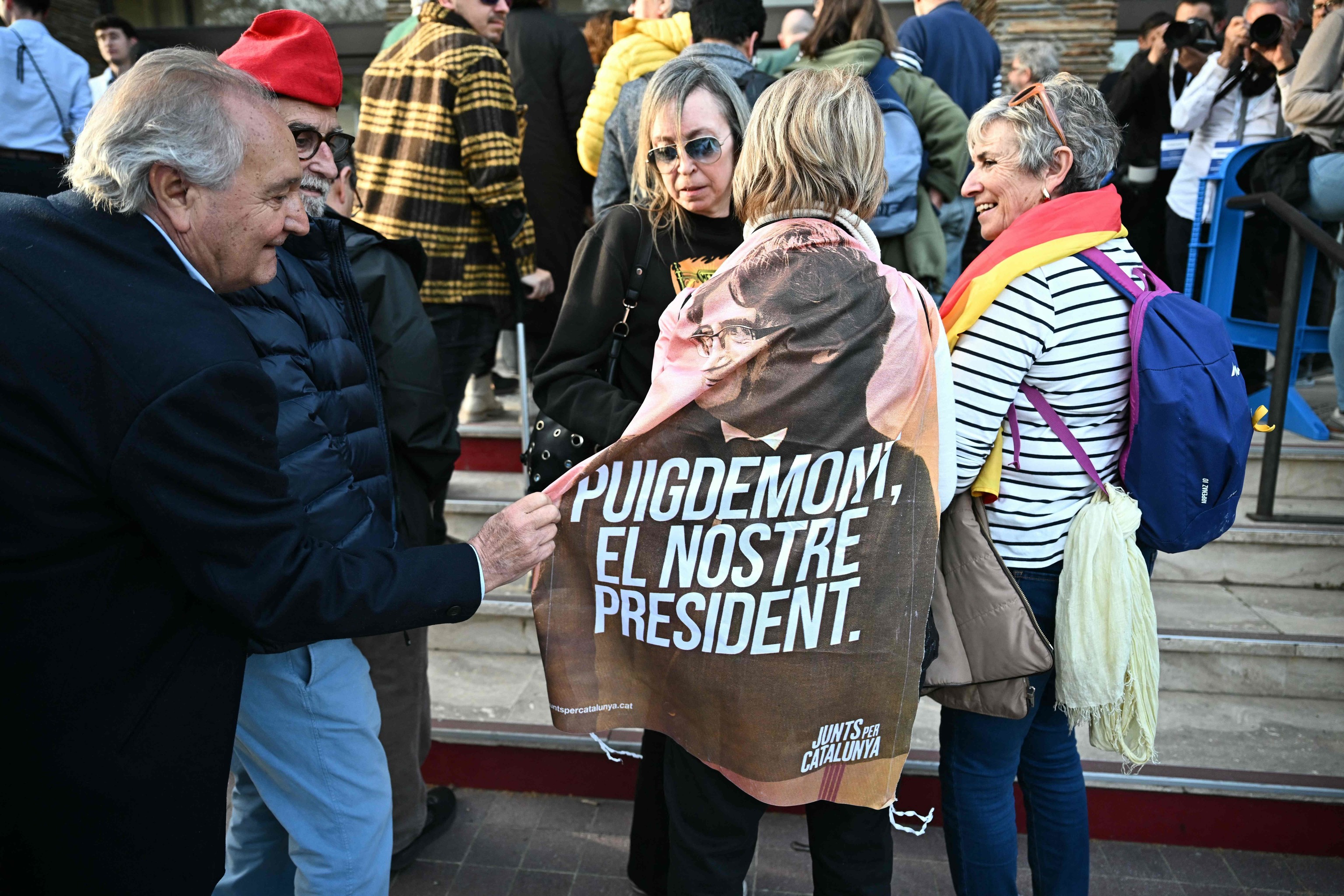 Simpatizantes de Puigdemont en Elna.