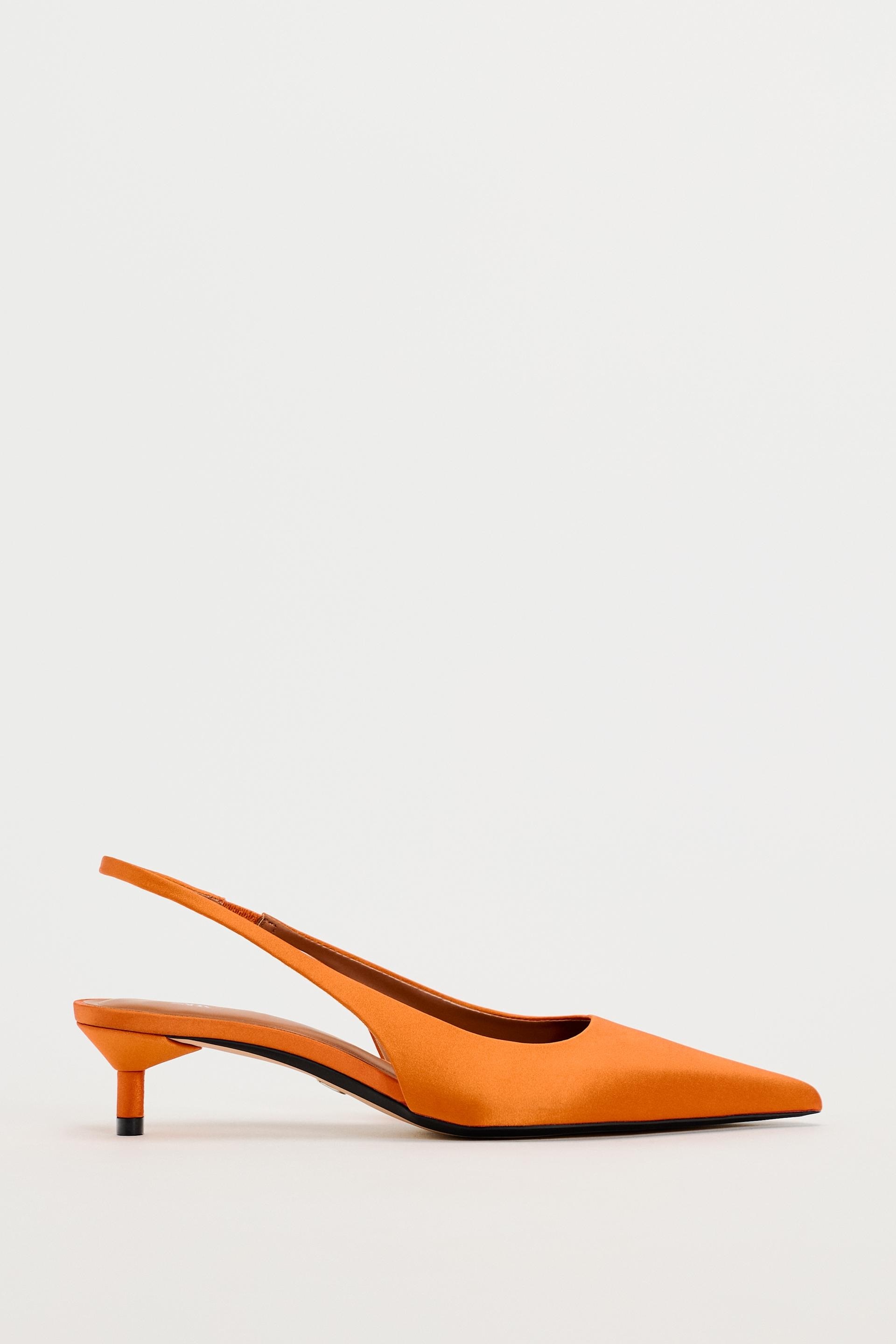 El tacn en tendencia: los zapatos kitten heel satinados ms bonitos de Zara
