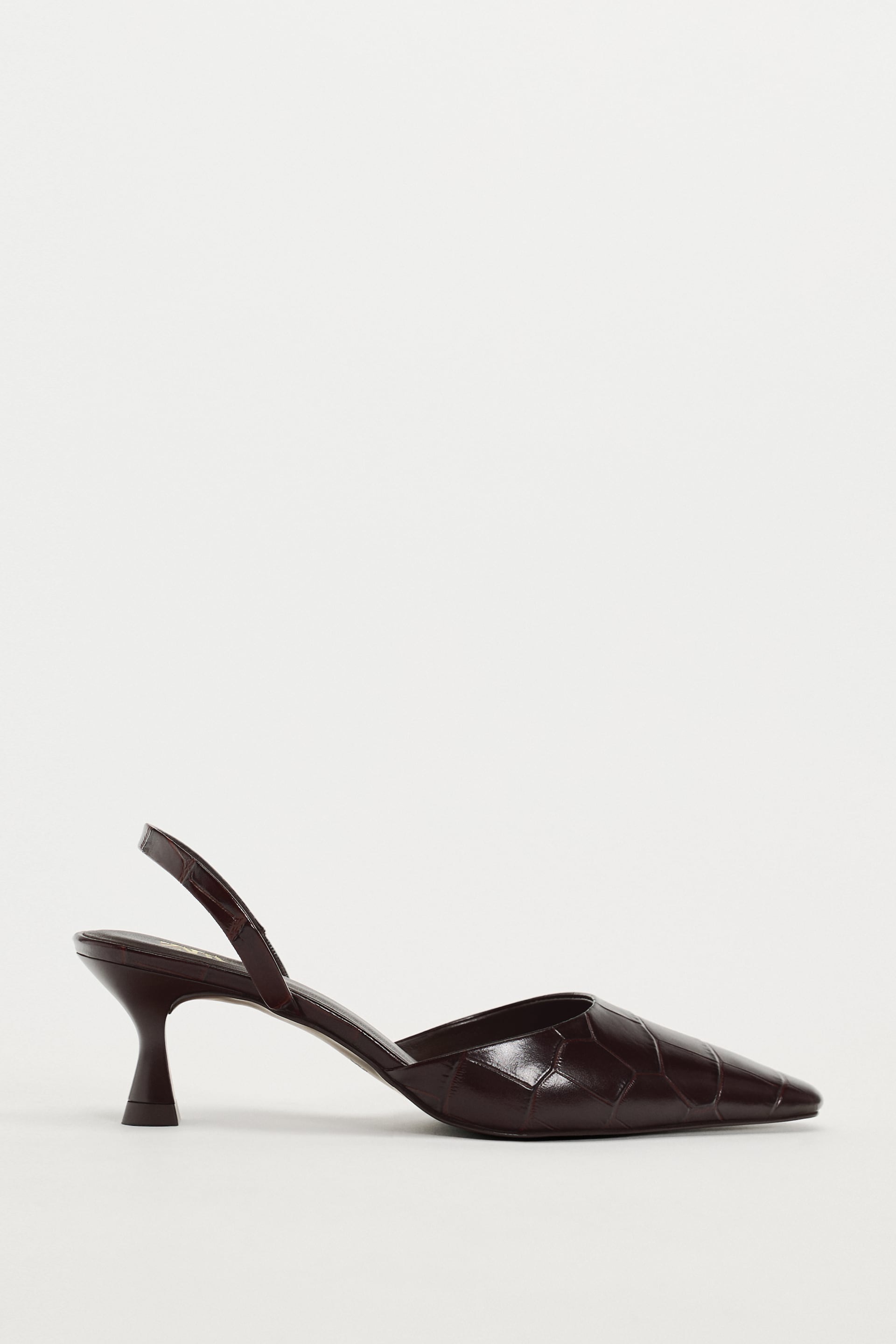 El tacn en tendencia: los zapatos kitten heel marrones ms bonitos de Zara