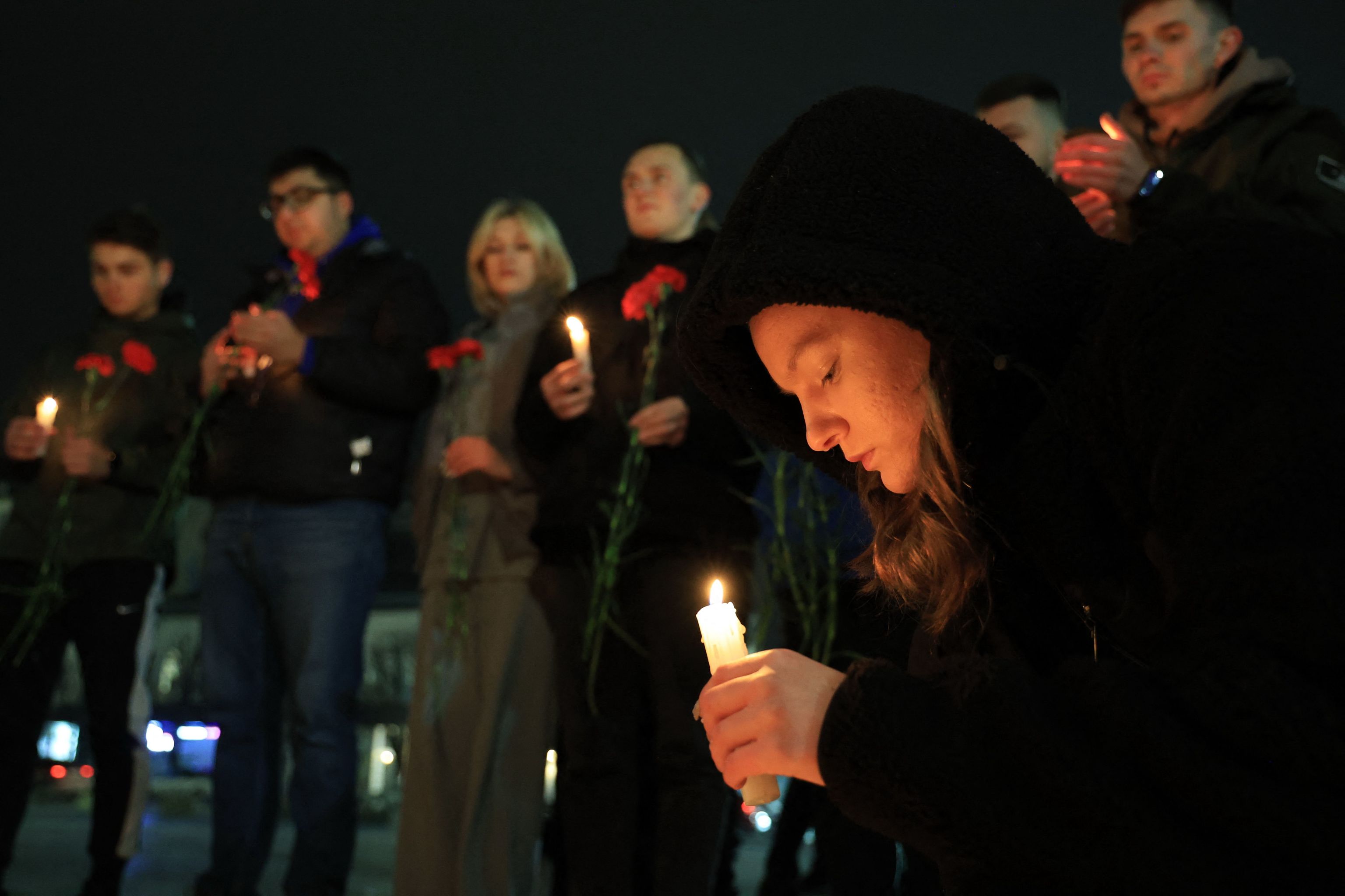 Pánico, sangre y desesperación durante el atentado en Moscú: «Huyendo pisábamos a los muertos»
