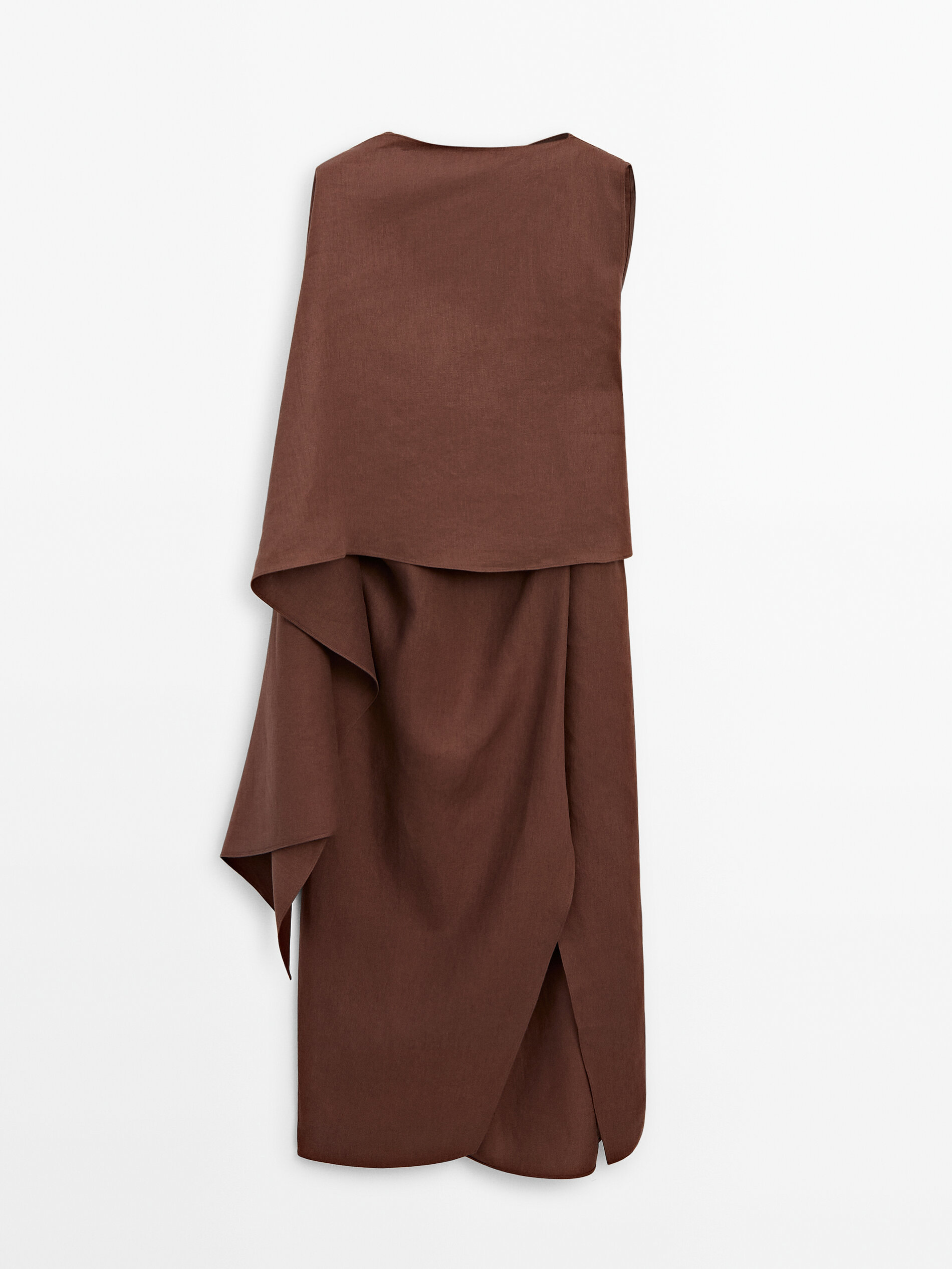 Renueva tu armario con el vestido largo capa de Massimo Dutti que te har sentir fabulosa a los 60 aos