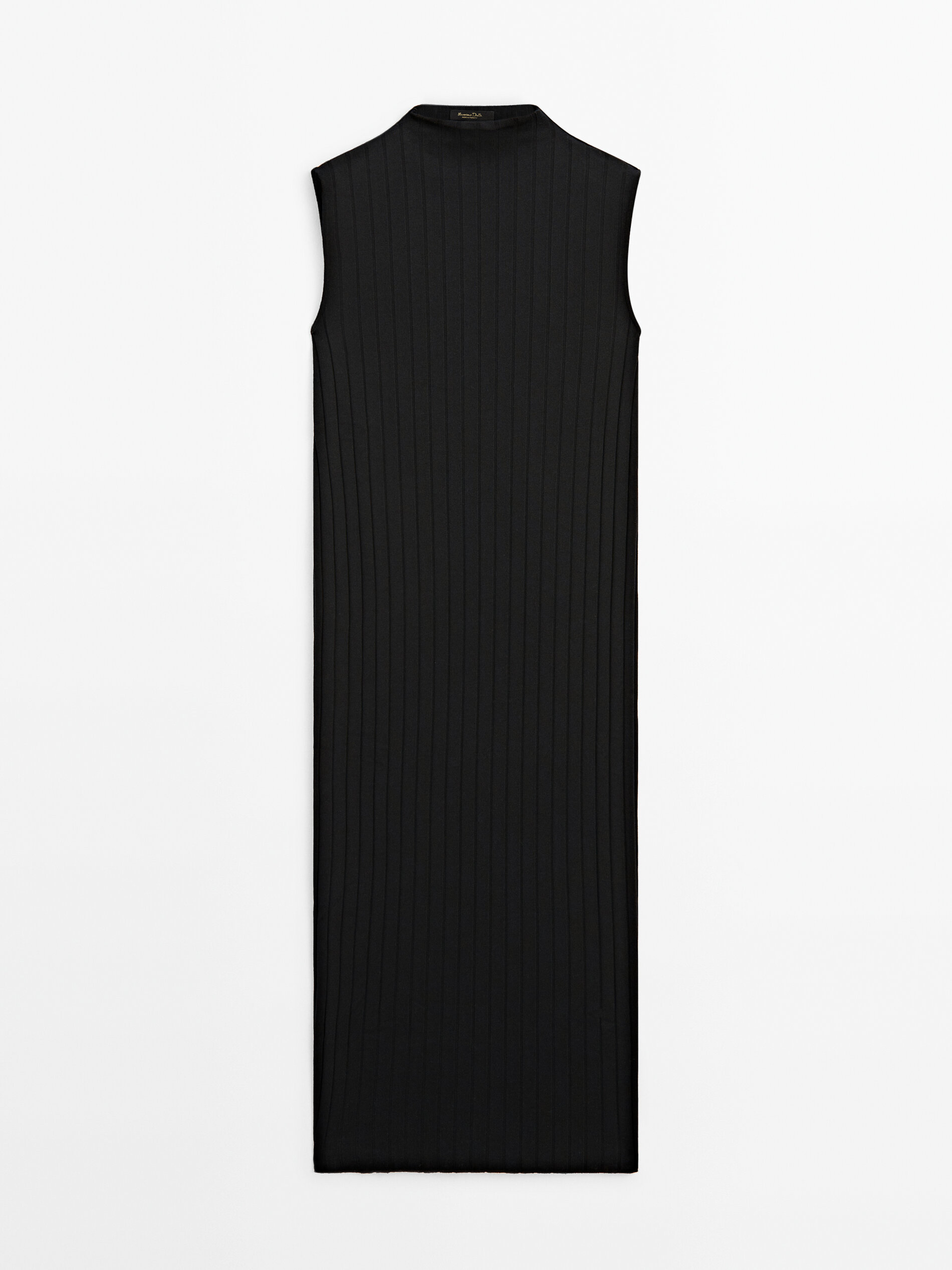 Renueva tu armario con el vestido midi de punto de canal de Massimo Dutti que te har sentir fabulosa a los 60 aos