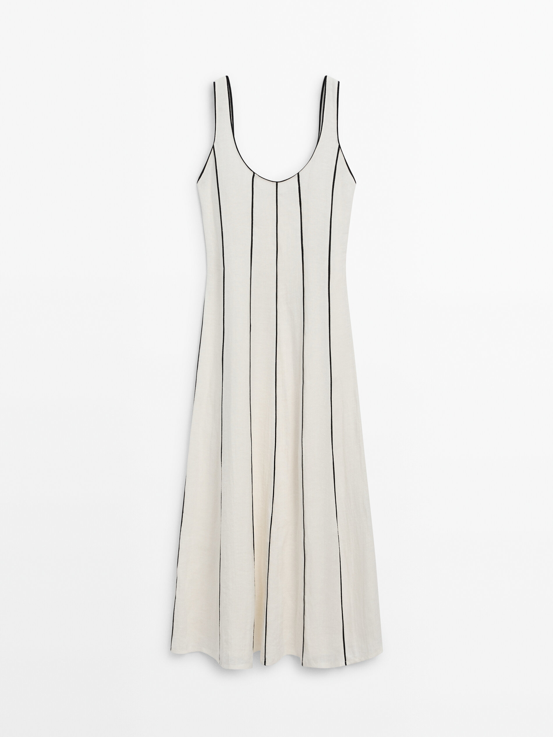 Renueva tu armario con el vestido midi con rayas de Massimo Dutti que te har sentir fabulosa a los 60 aos
