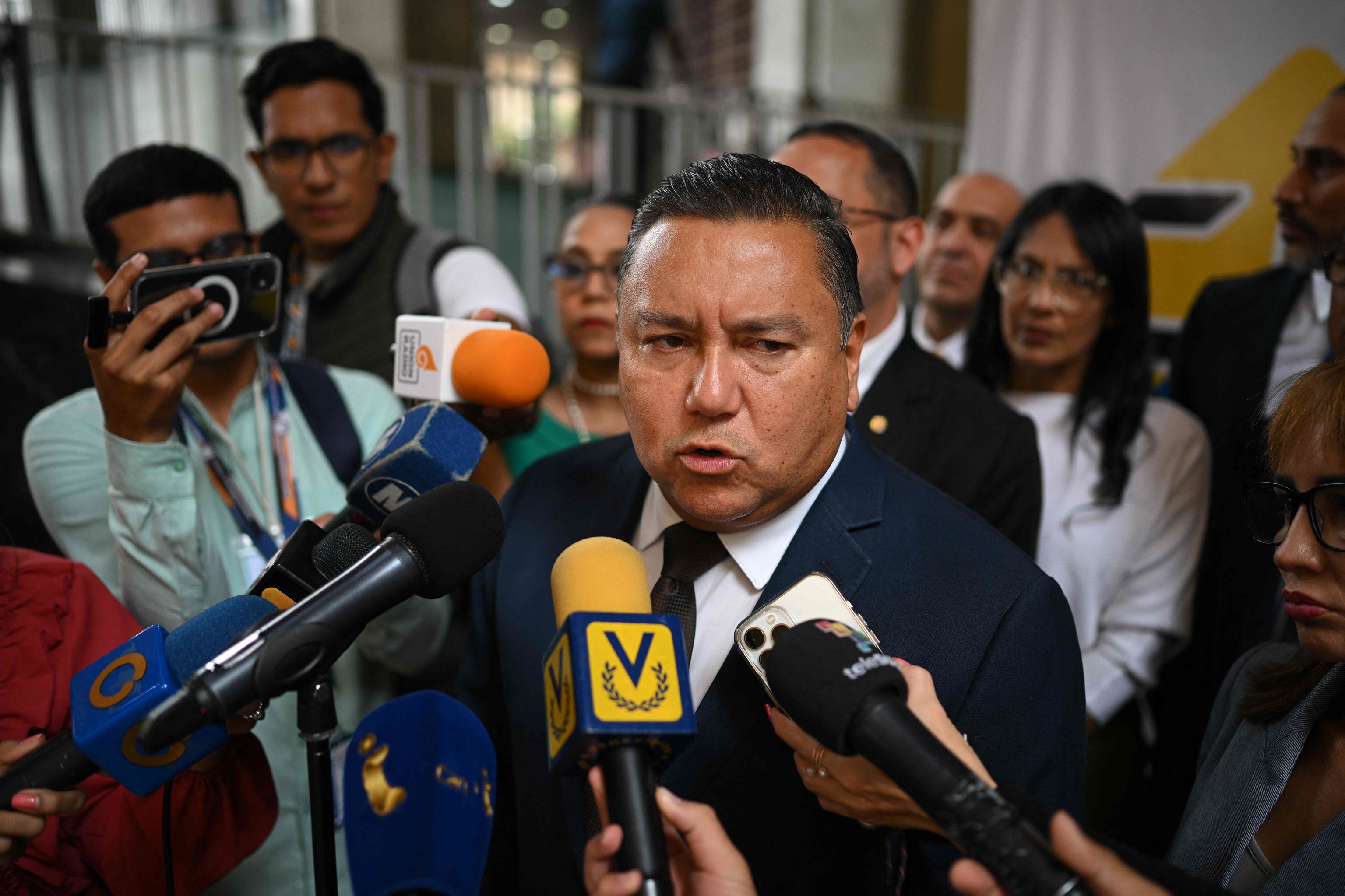 El chavismo sólo acepta un candidato «potable» de la oposición real a la medida de Maduro