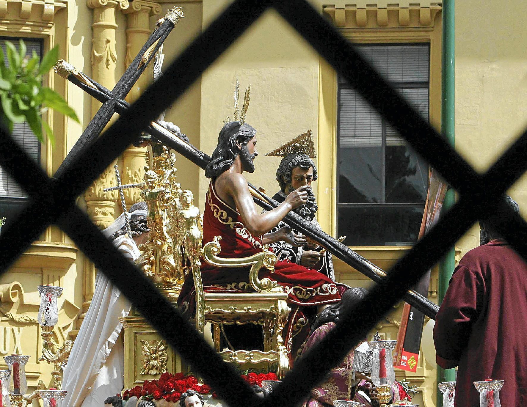 Procesin de la hermandad de la Trinidad de Sevilla, el Sbado Santo.