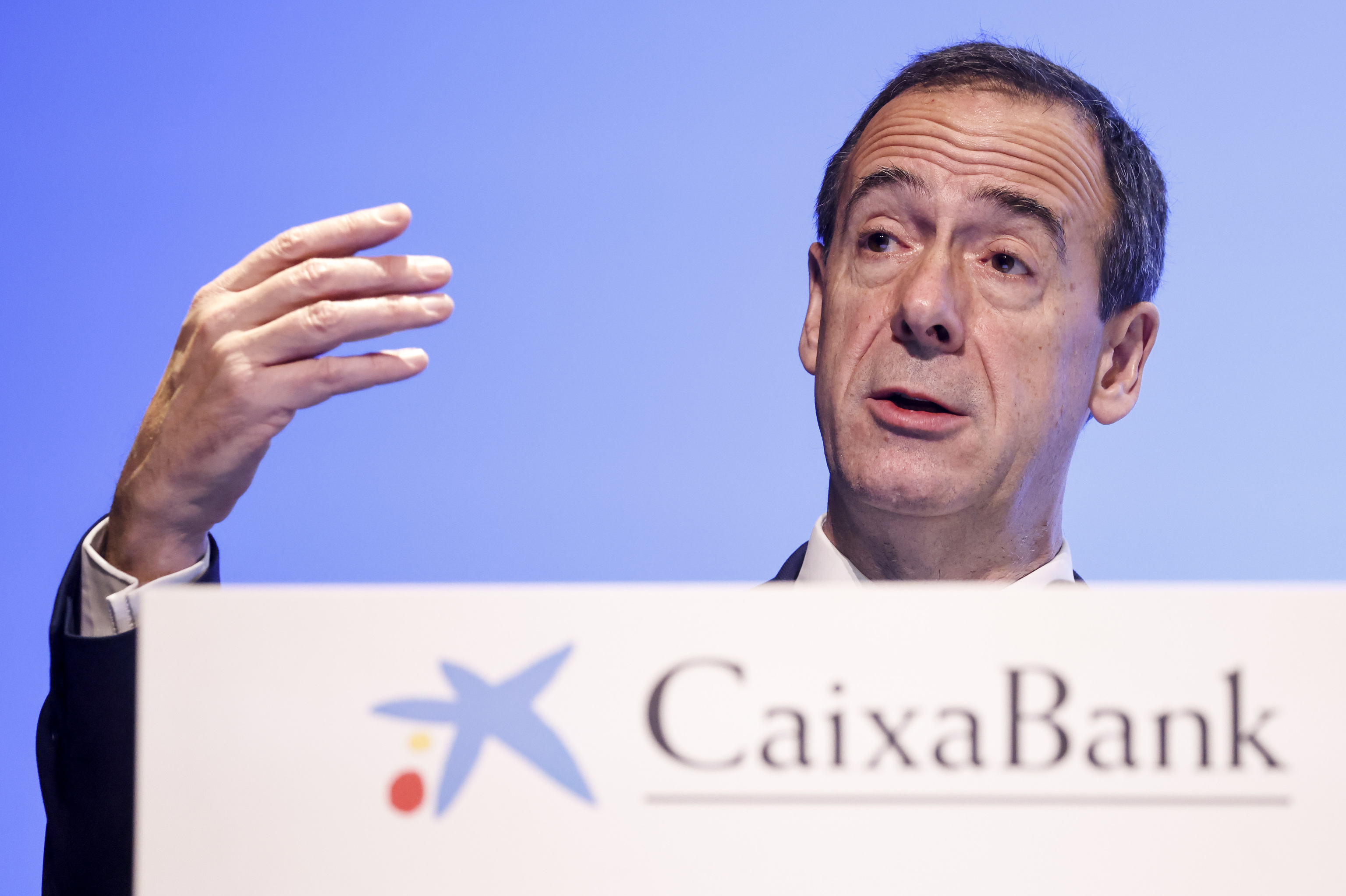 CaixaBank reduce su histórica participación en Telefónica hasta el 2,5%