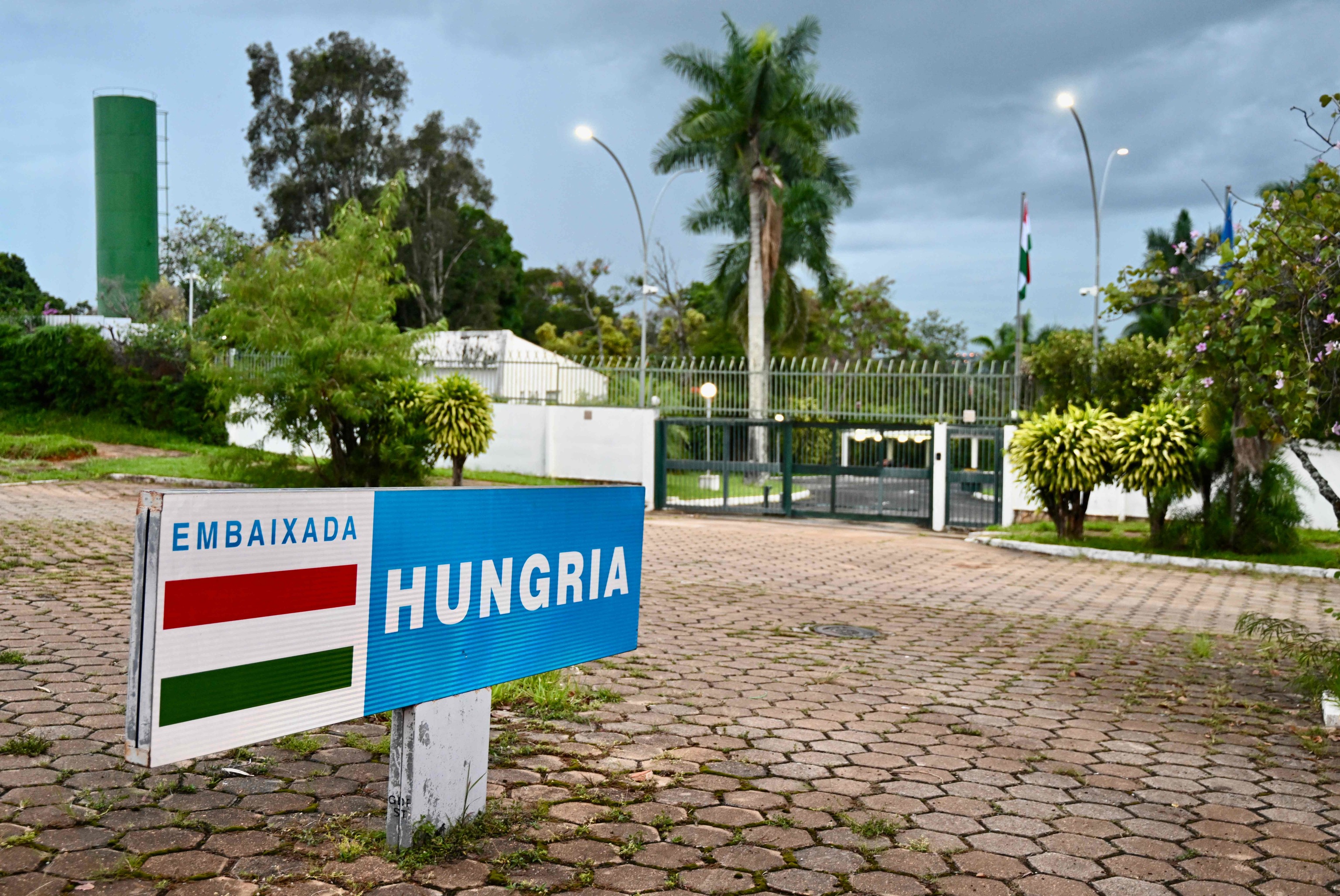 Bolsonaro pasó dos días refugiado en la embajada de Hungría y crecen las posibilidades de que se le imponga prisión preventiva