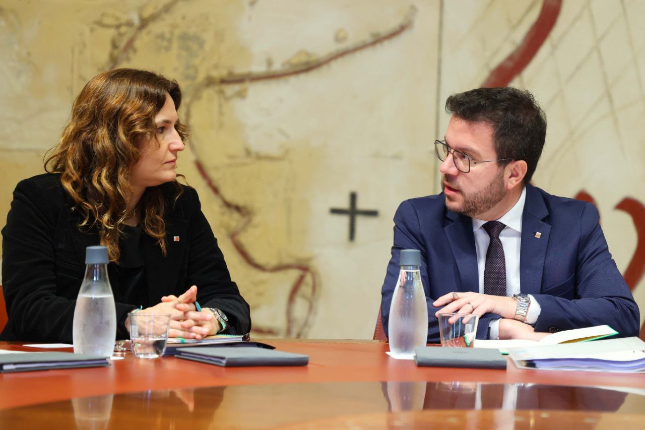 La vicepresidenta Laura Vilagr y el presidente Pere Aragons en la reunin semanal del Gobierno cataln