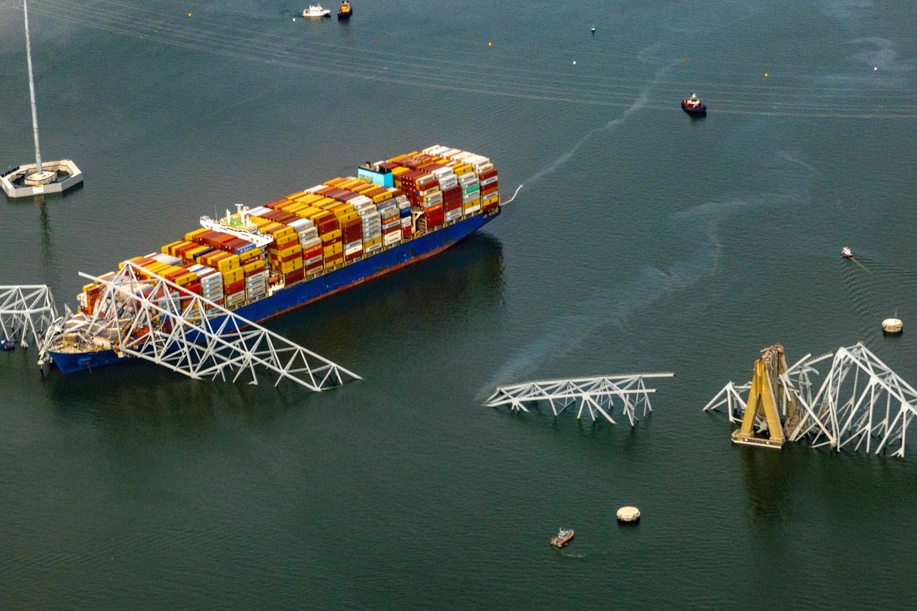 Dali, el gigantesco buque que ha derribado el puente de Baltimore, ya protagonizó un choque contra un muelle en Amberes