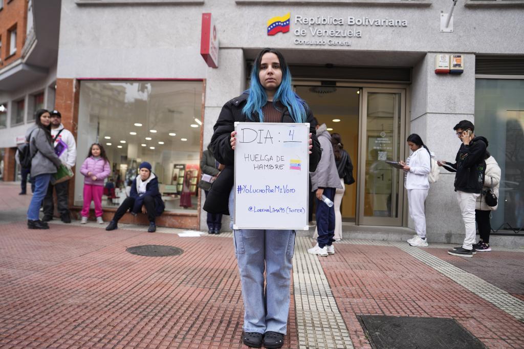 La venezolana Lorena Lima pone fin a su huelga de hambre