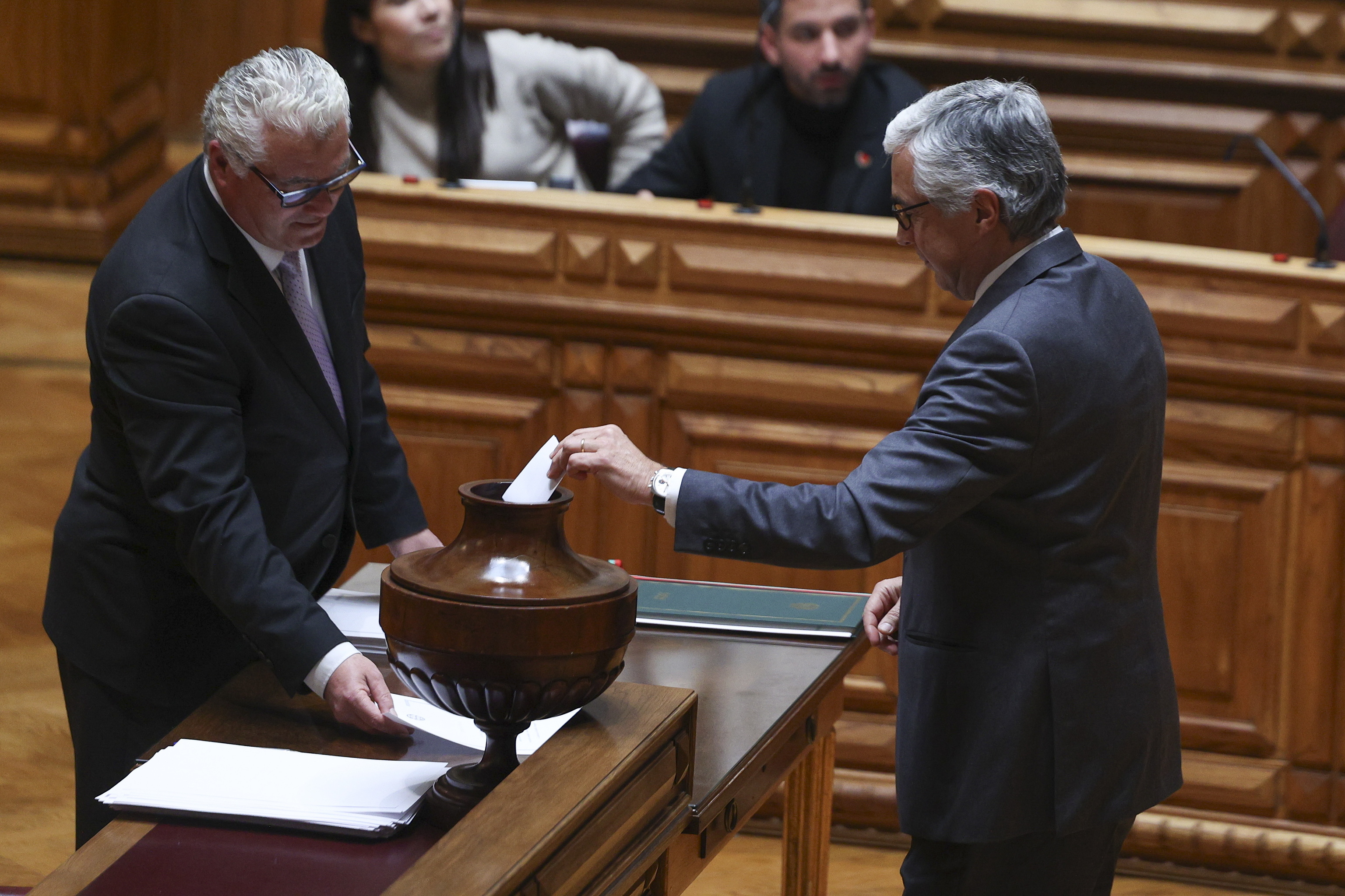 El Parlamento de Portugal, incapaz de elegir un presidente, se reúne para votar de nuevo